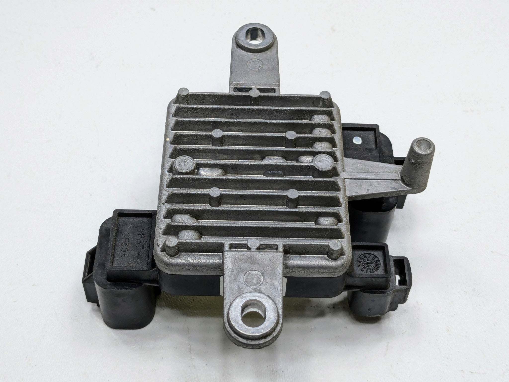2013 - 2019 OEM HYUNDAI SANTA FE COOLING FAN CONTROLLER MODULE