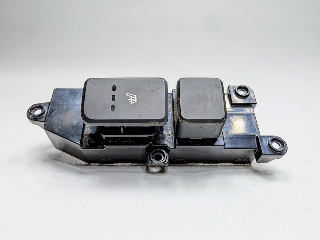 2013 - 2019 OEM HYUNDAI SANTA FE FRONT LEFT DRIVER SIDE SEAT HEAT HEATED SWITCH