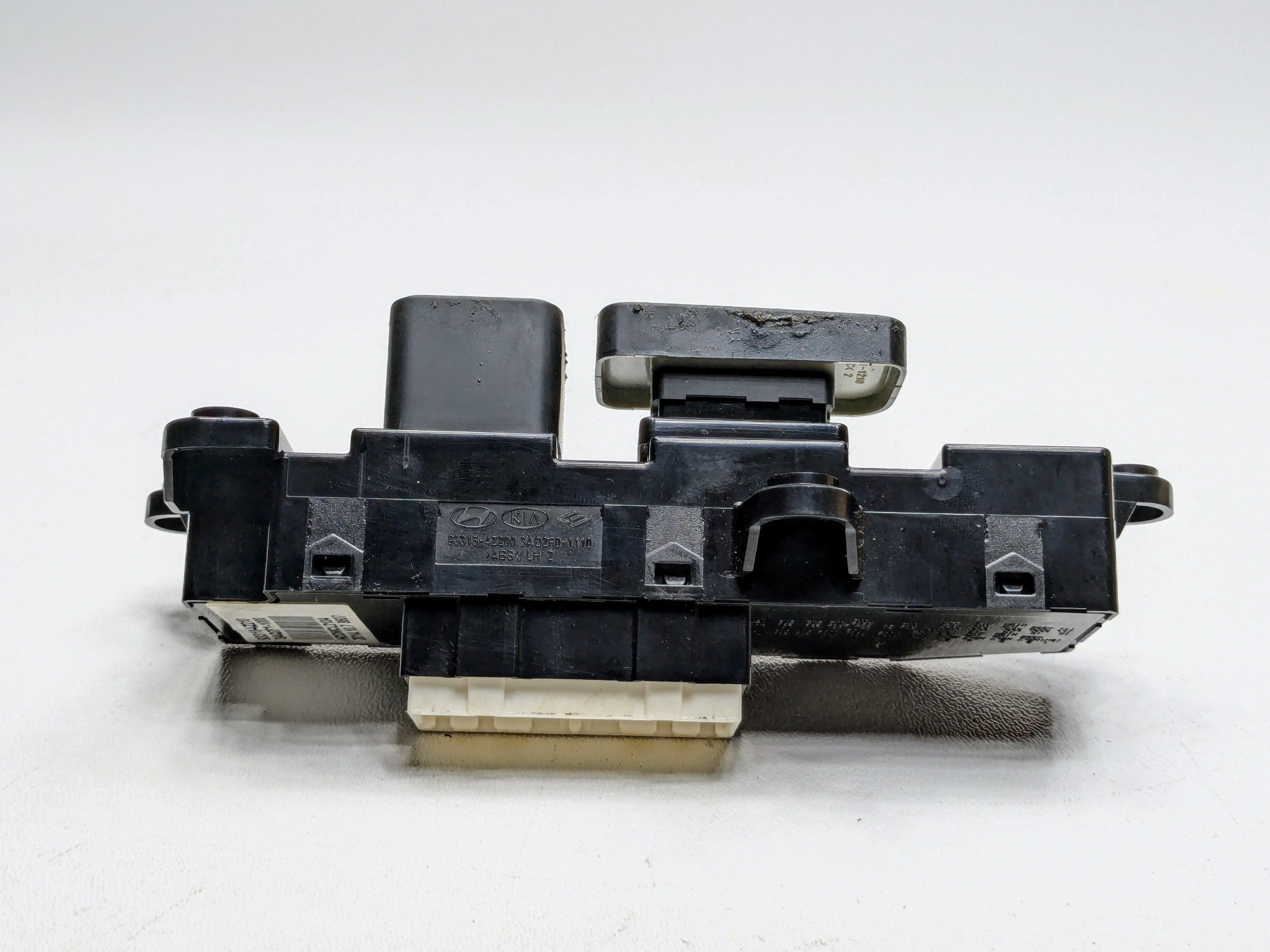 2013 - 2019 OEM HYUNDAI SANTA FE FRONT LEFT DRIVER SIDE SEAT HEAT HEATED SWITCH