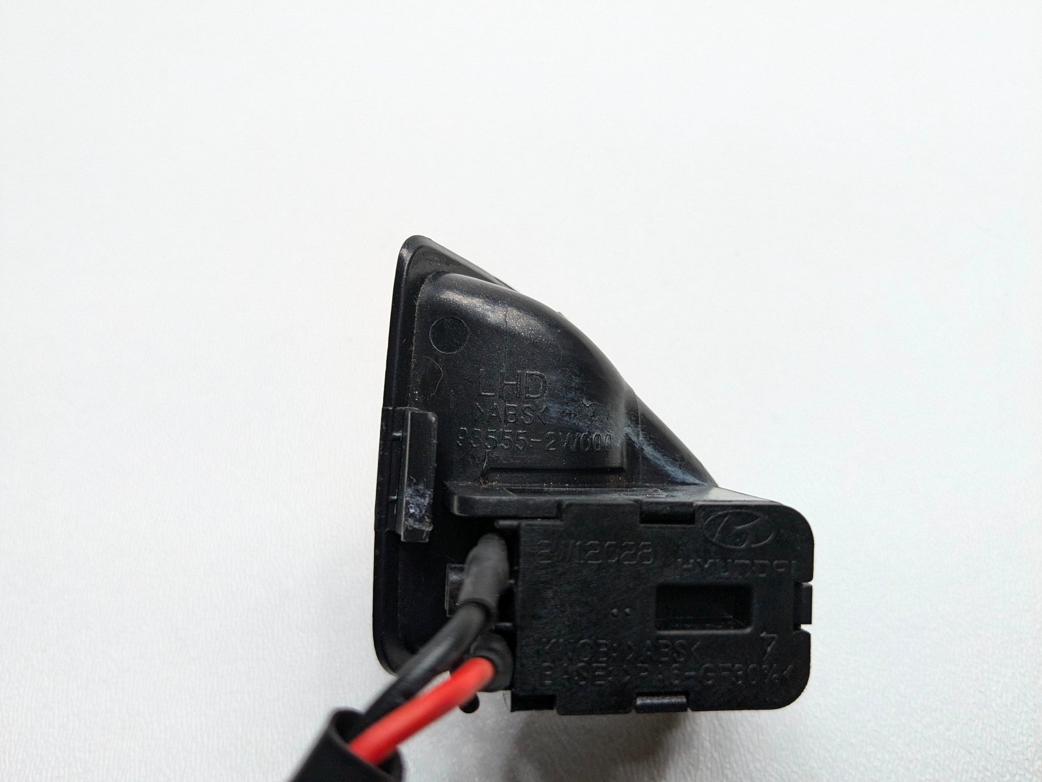 2013 - 2019 OEM HYUNDAI SANTA FE FUEL DOOR LID OPEN OPENER SWITCH