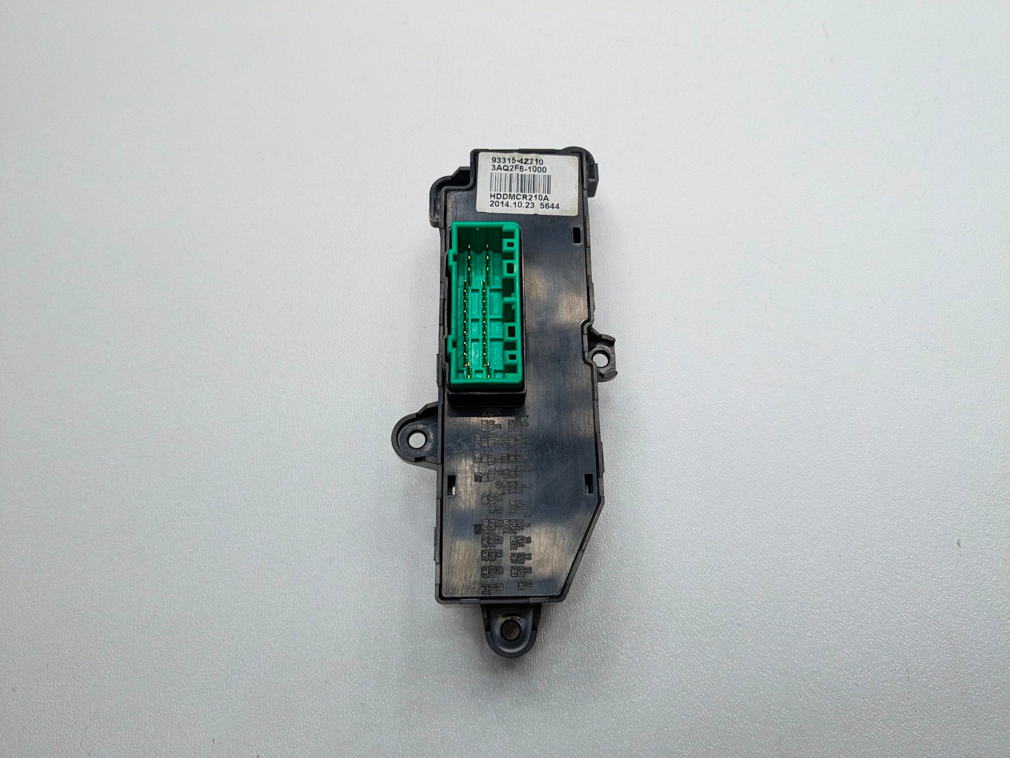 2013 - 2019 OEM HYUNDAI SANTA FE FRONT RIGHT SIDE SEAT HEAT HEATED SWITCH