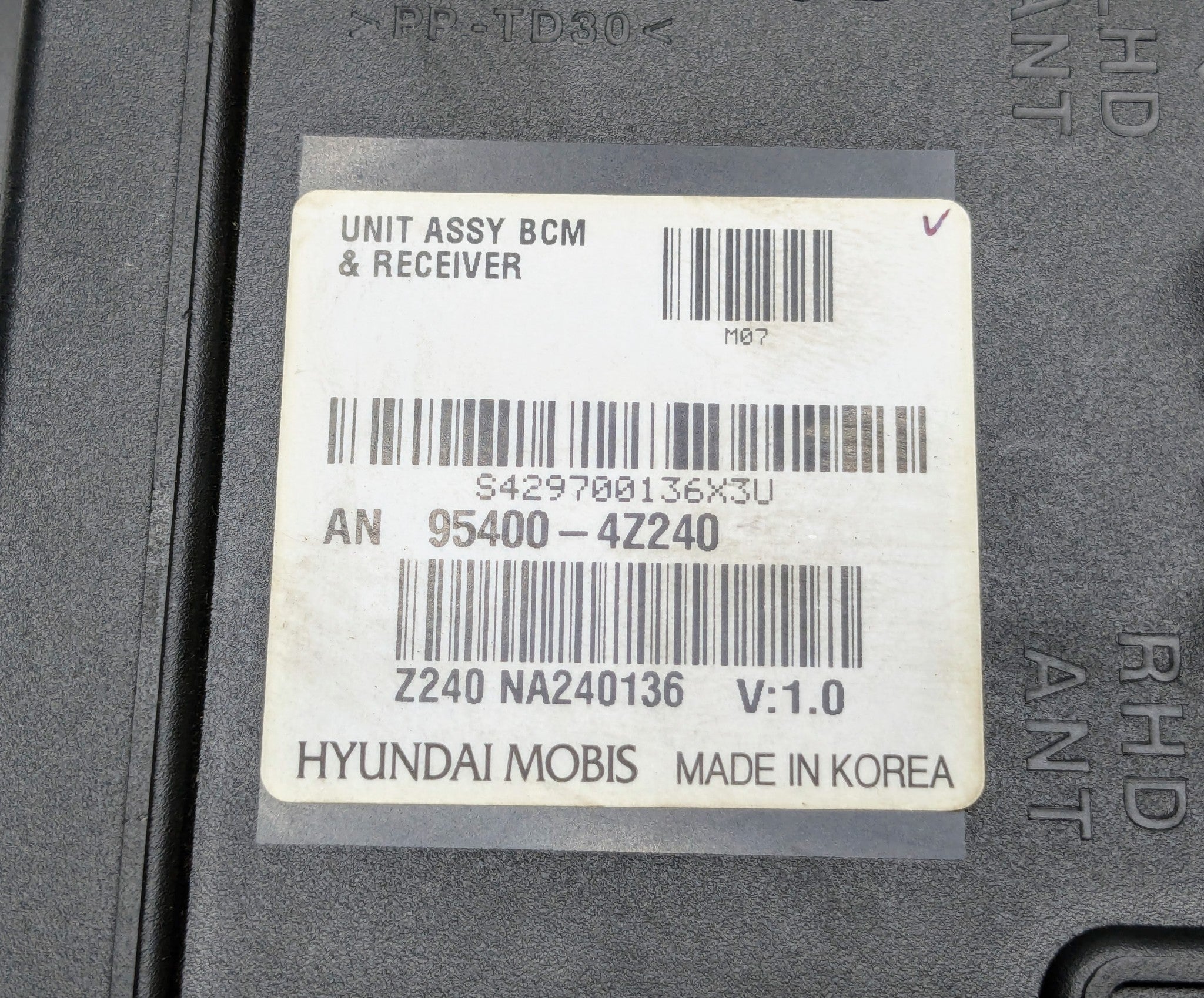 2013 - 2019 OEM HYUNDAI SANTA FE BCM BODY CONTROL MODULE COMPUTER
