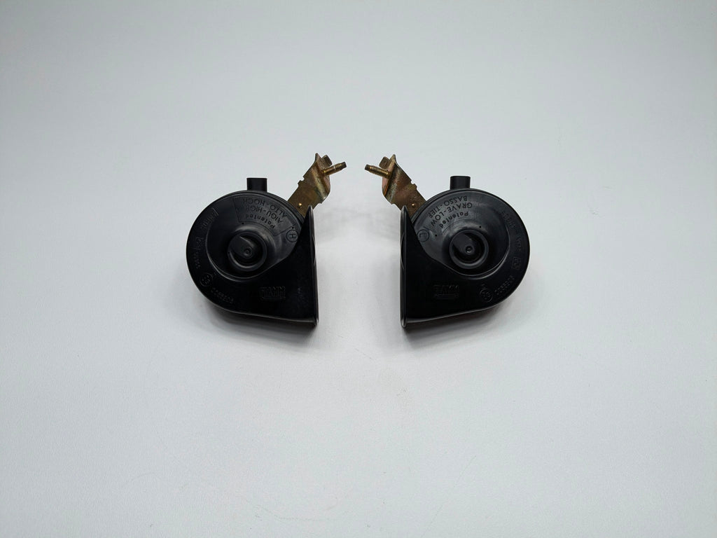 04 - 06 OEM BMW 330CI FRONT LEFT AND RIGHT HIGH-LOW NOTE TONE SAFETY HORN SET