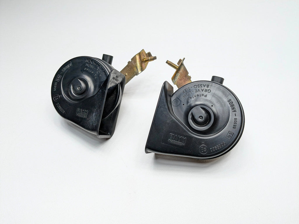 04 - 06 OEM BMW 330CI FRONT LEFT AND RIGHT HIGH-LOW NOTE TONE SAFETY HORN SET