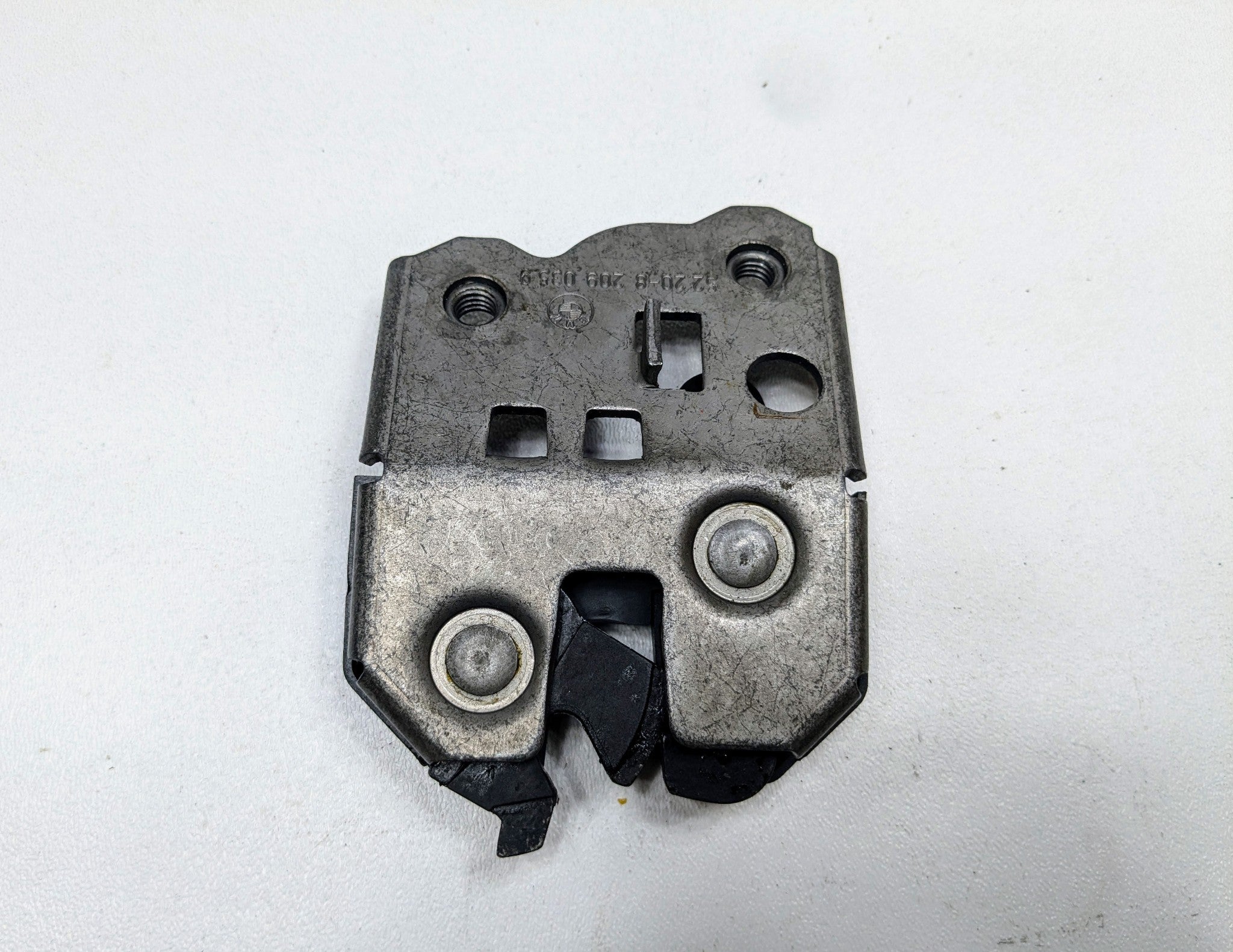 04 - 06 OEM BMW 330CI REAR LEFT DRIVER SIDE FOLD DOWN SEAT LOCK LATCH ACTUATOR