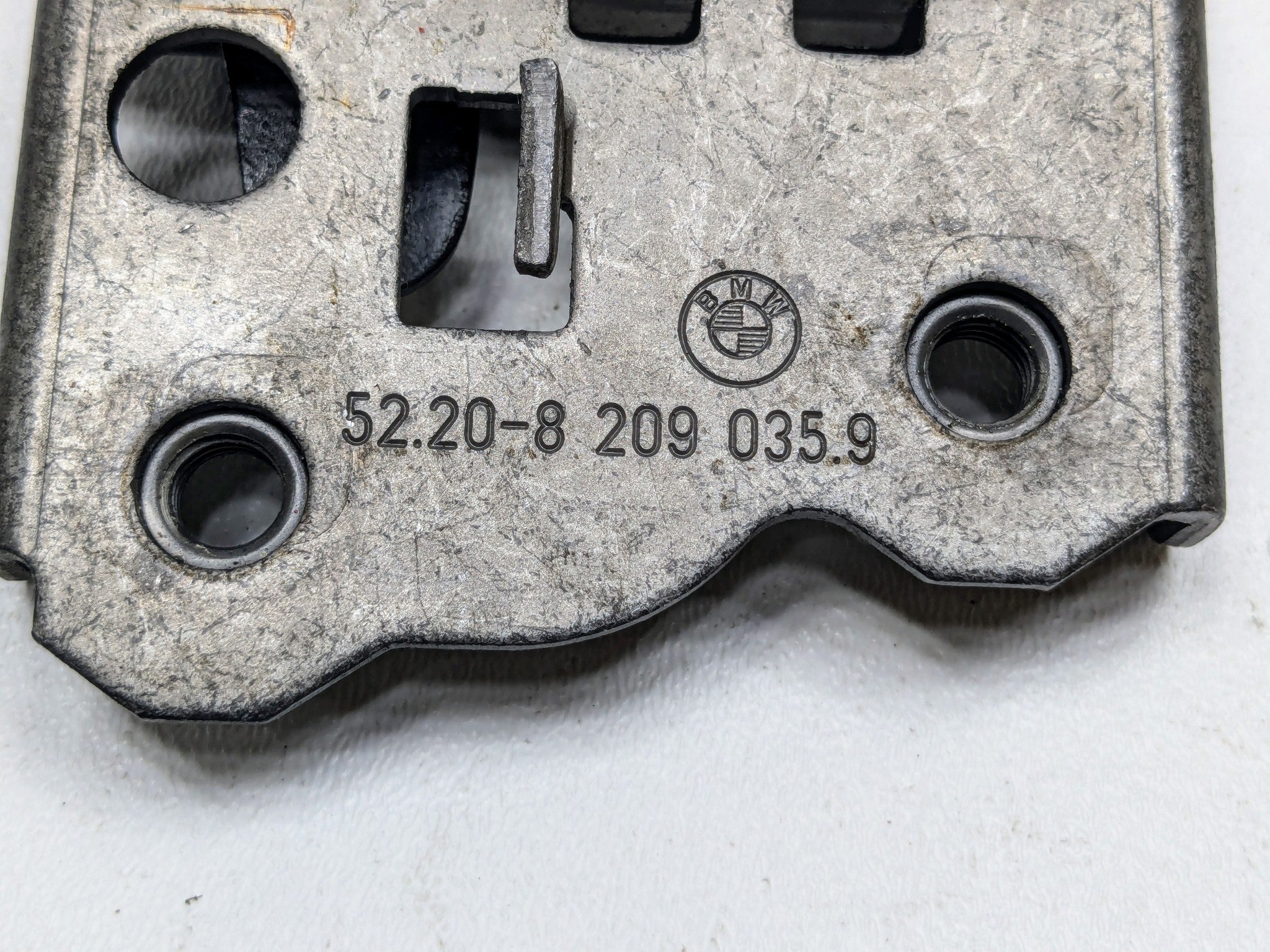 04 - 06 OEM BMW 330CI REAR LEFT DRIVER SIDE FOLD DOWN SEAT LOCK LATCH ACTUATOR