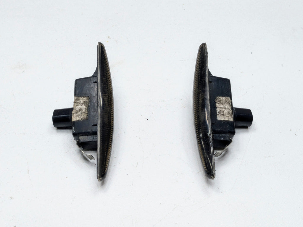 04 - 06 OEM BMW 330CI FRONT LEFT AND RIGHT TURN SIGNAL MARKER LIGHT ASSEMBLY