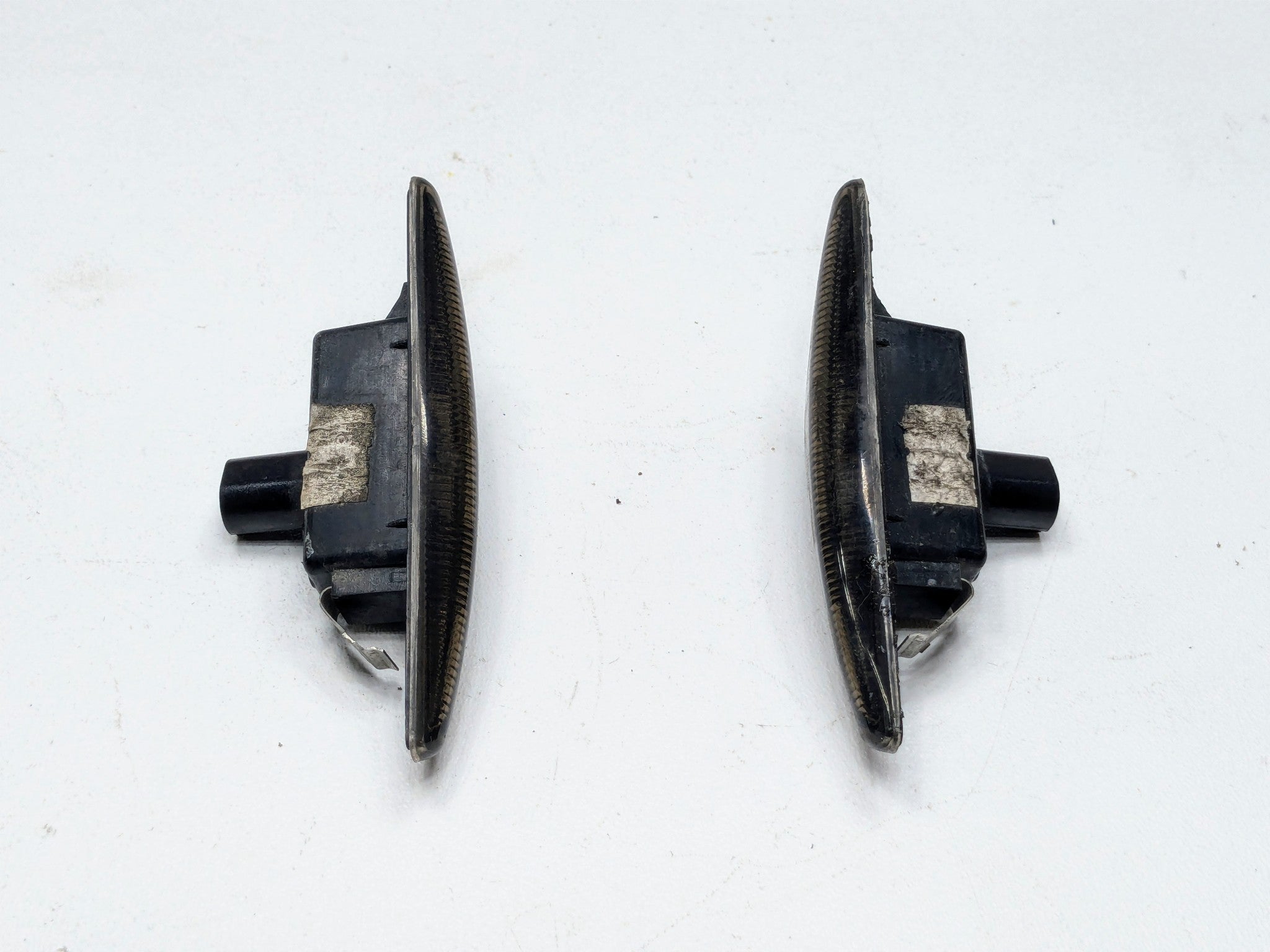 04 - 06 OEM BMW 330CI FRONT LEFT AND RIGHT TURN SIGNAL MARKER LIGHT ASSEMBLY