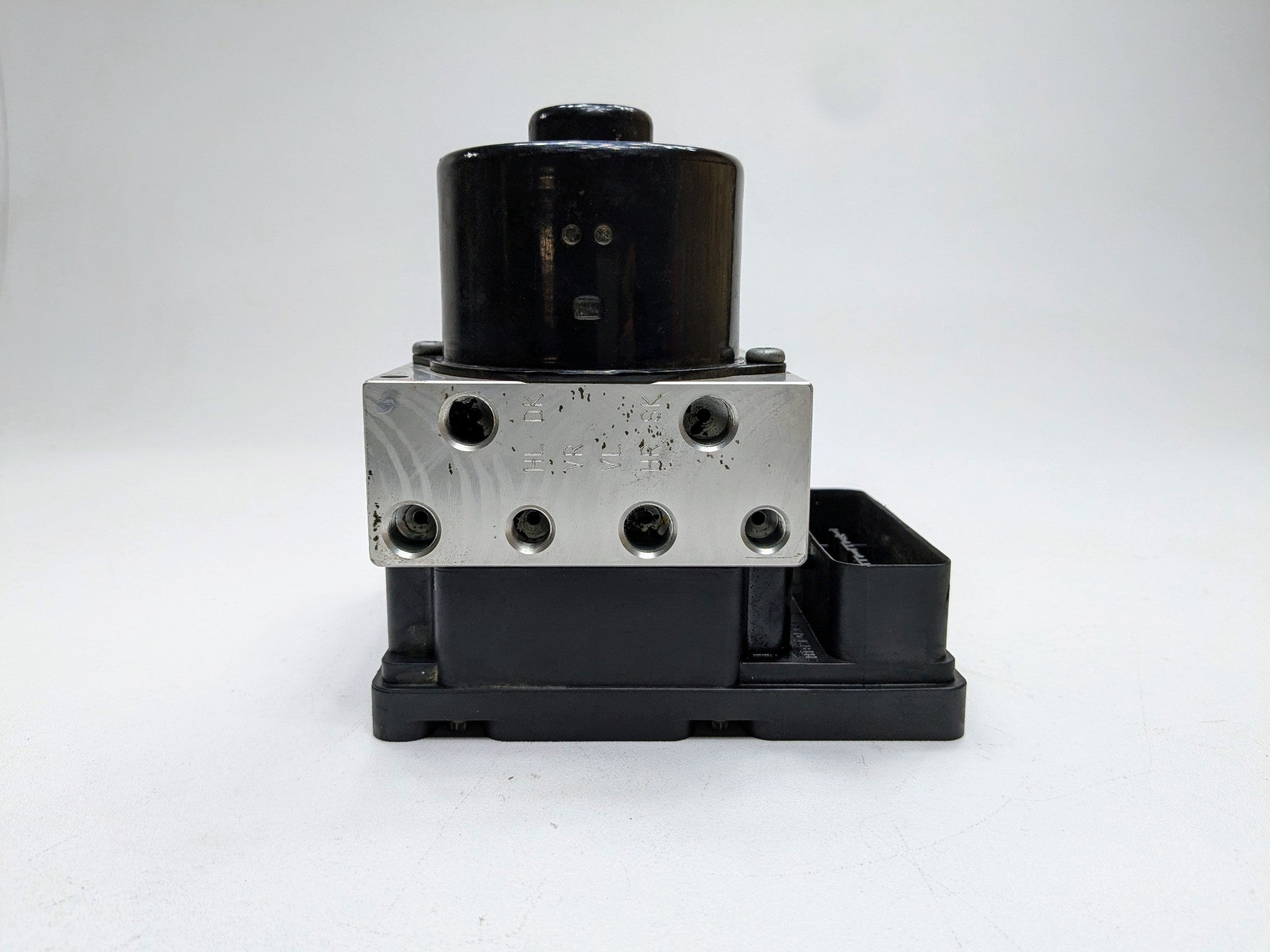 2004 - 2006 OEM PORSCHE CAYENNE V6 ABS ANTI LOCK BRAKE PUMP MODULE