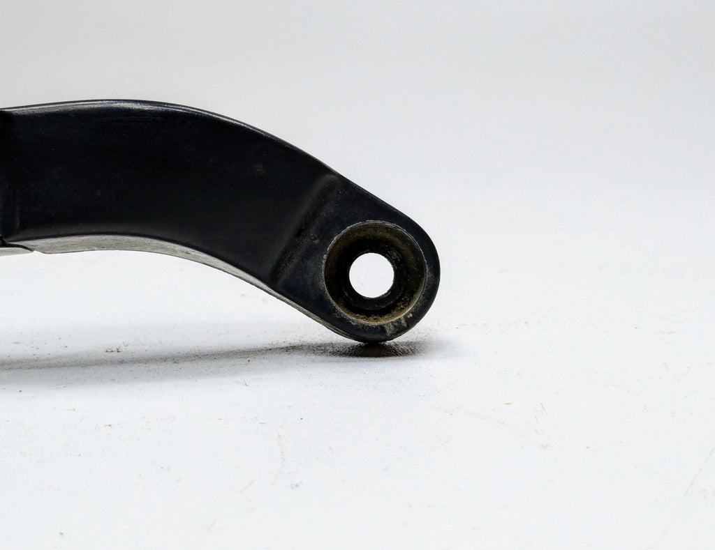 2004 - 2006 OEM PORSCHE CAYENNE V6 FRONT LEFT SIDE WINDSHIELD WIPER ARM