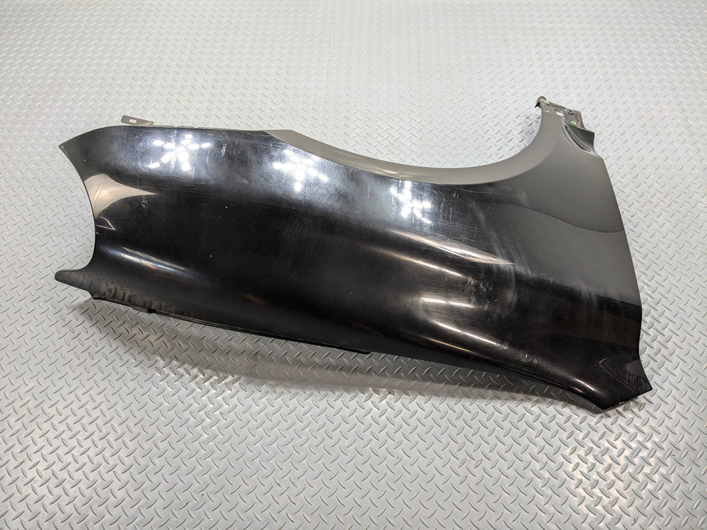 2004 - 2006 OEM PORSCHE CAYENNE V6 FRONT RIGHT PASSENGER SIDE FENDER COVER PANEL