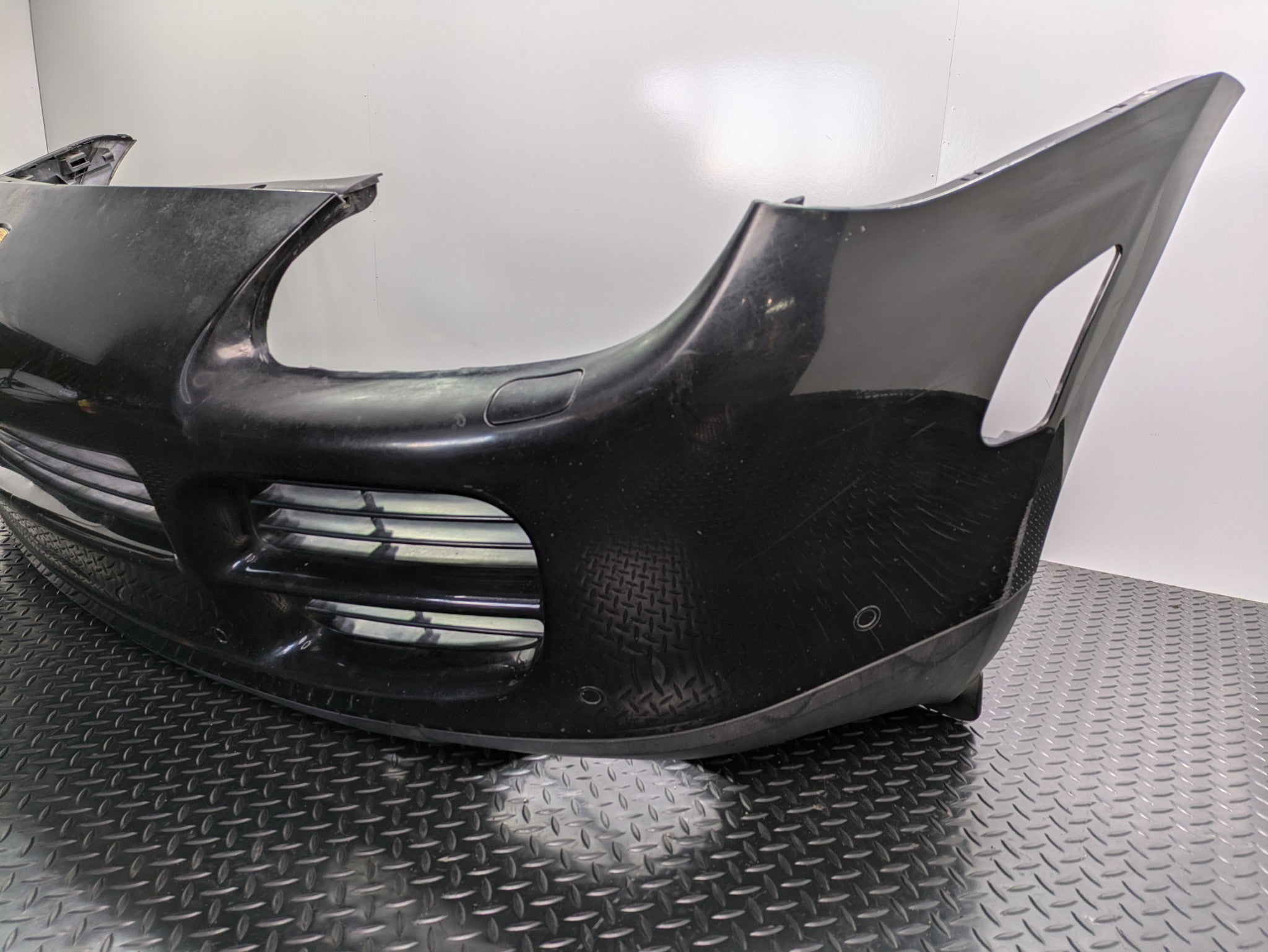 2004 - 2006 OEM PORSCHE CAYENNE V6 FRONT BUMPER COVER ASSEMBLY BLACK