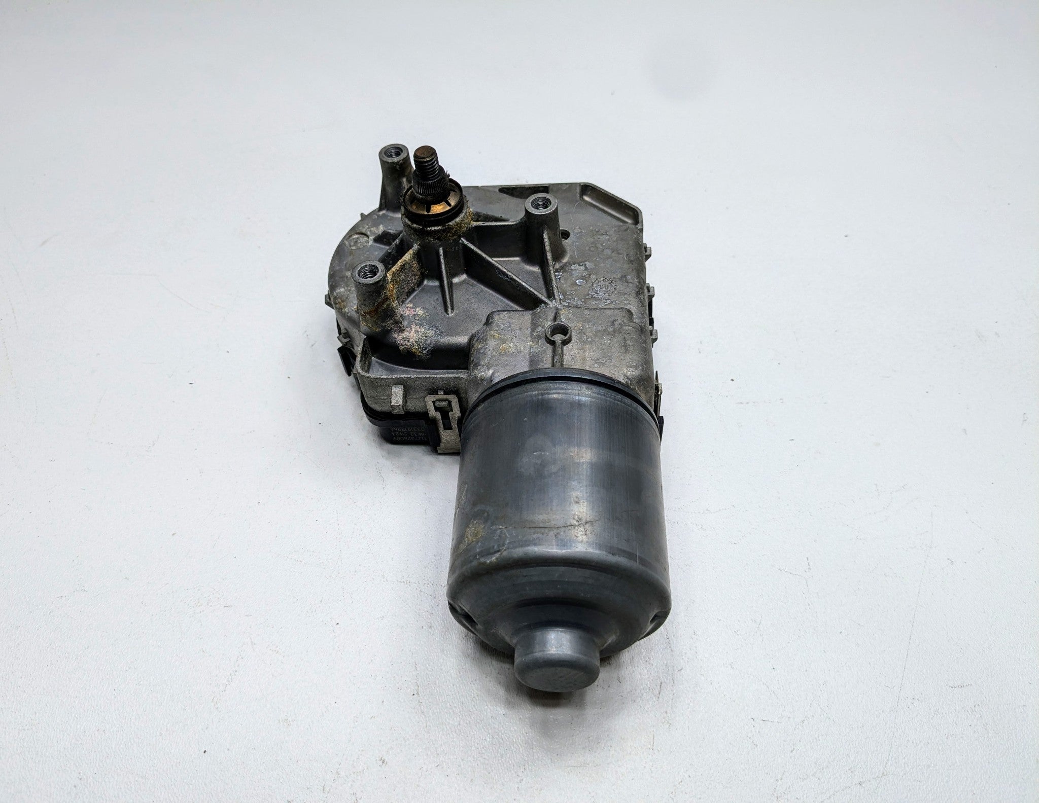 2004 - 2006 OEM PORSCHE CAYENNE V6 FRONT GLASS WINDSHIELD WIPER MOTOR