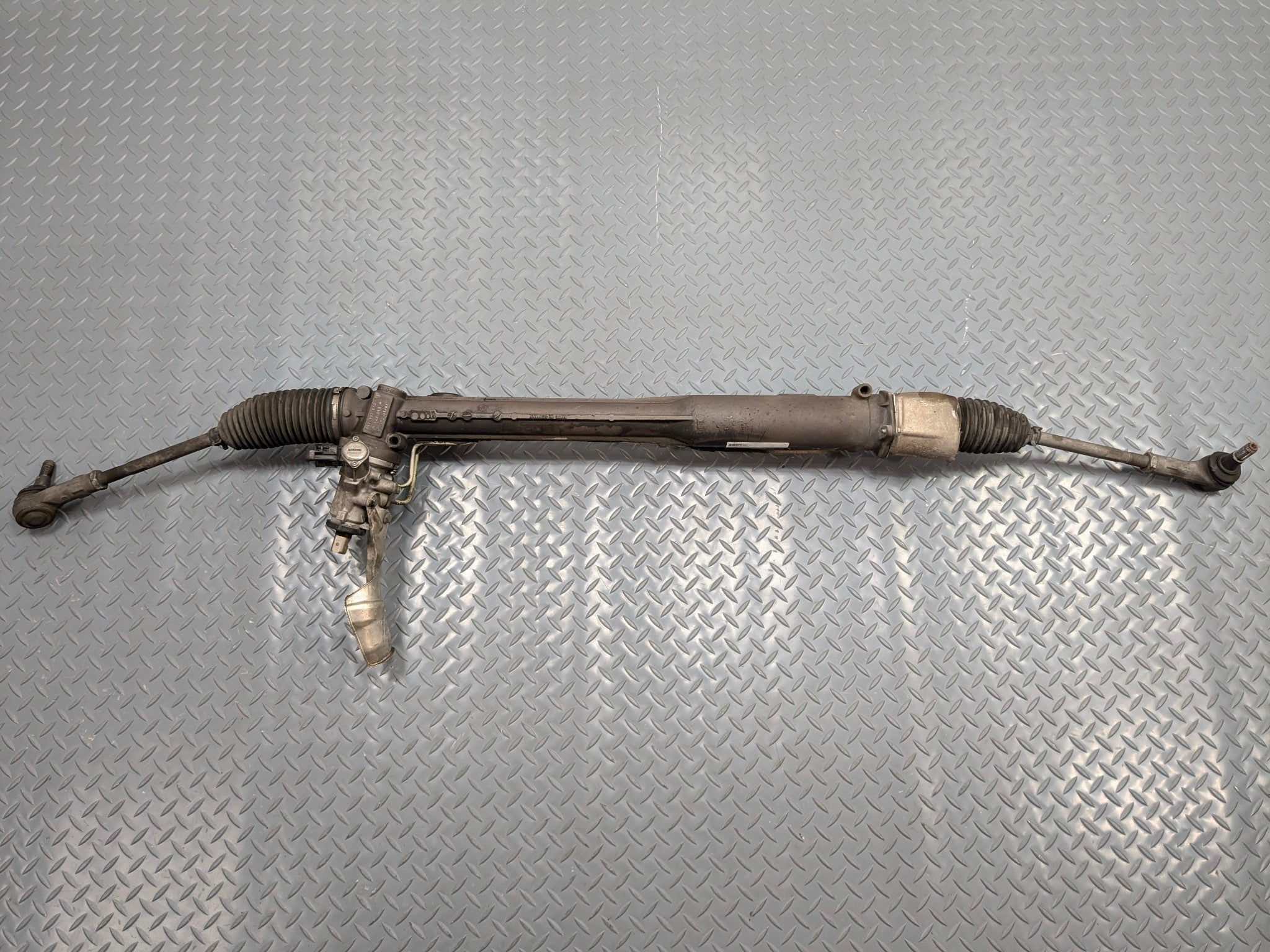 2004 - 2006 OEM PORSCHE CAYENNE V6 POWER STEERING GEAR RACK AND PINION ASSEMBLY