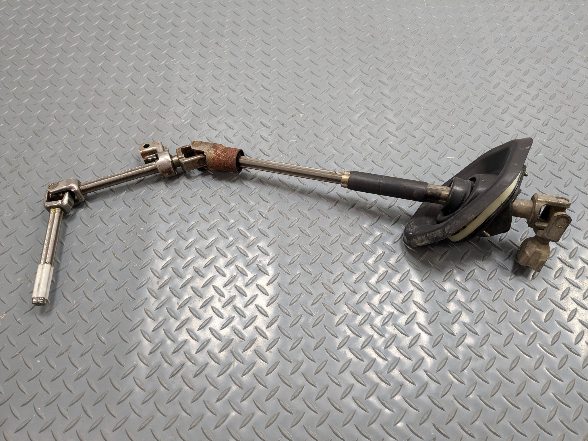 2004 - 2006 OEM PORSCHE CAYENNE V6 STEERING SHAFT JOINTS ASSEMBLY