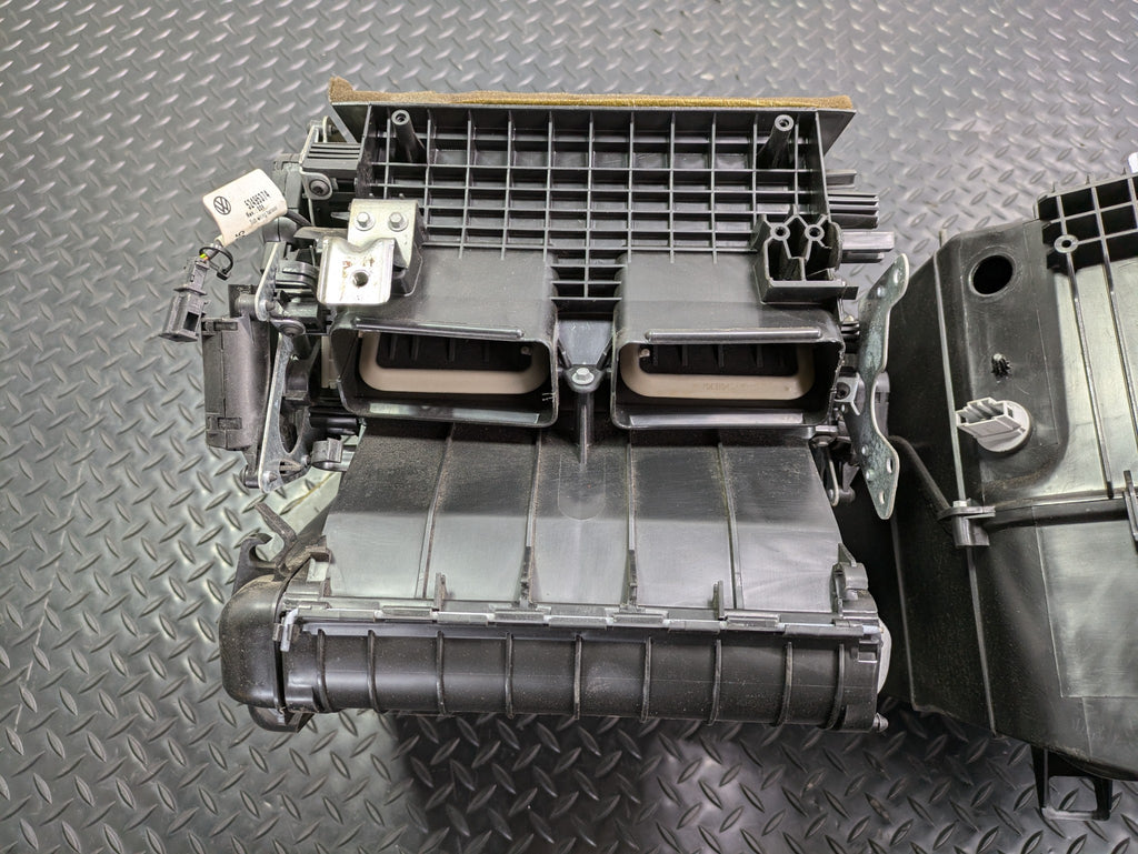 2004 - 2006 OEM PORSCHE CAYENNE V6 AC CLIMATE HEATER BLOWER HOUSING BOX ASSEMBLY