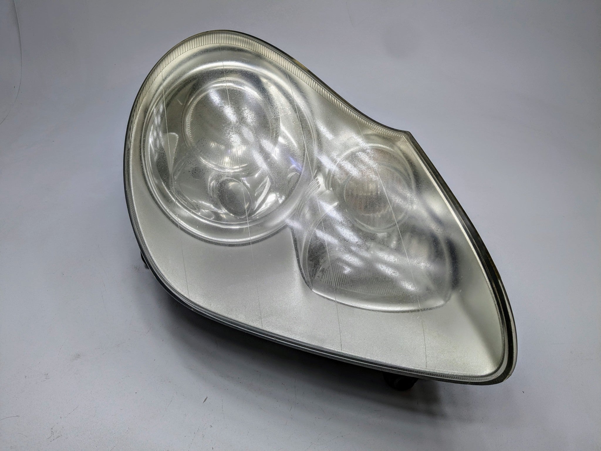 04 - 06 OEM PORSCHE CAYENNE V6 FRONT RIGHT PASSENGER SIDE HEADLAMP ASSEMBLY