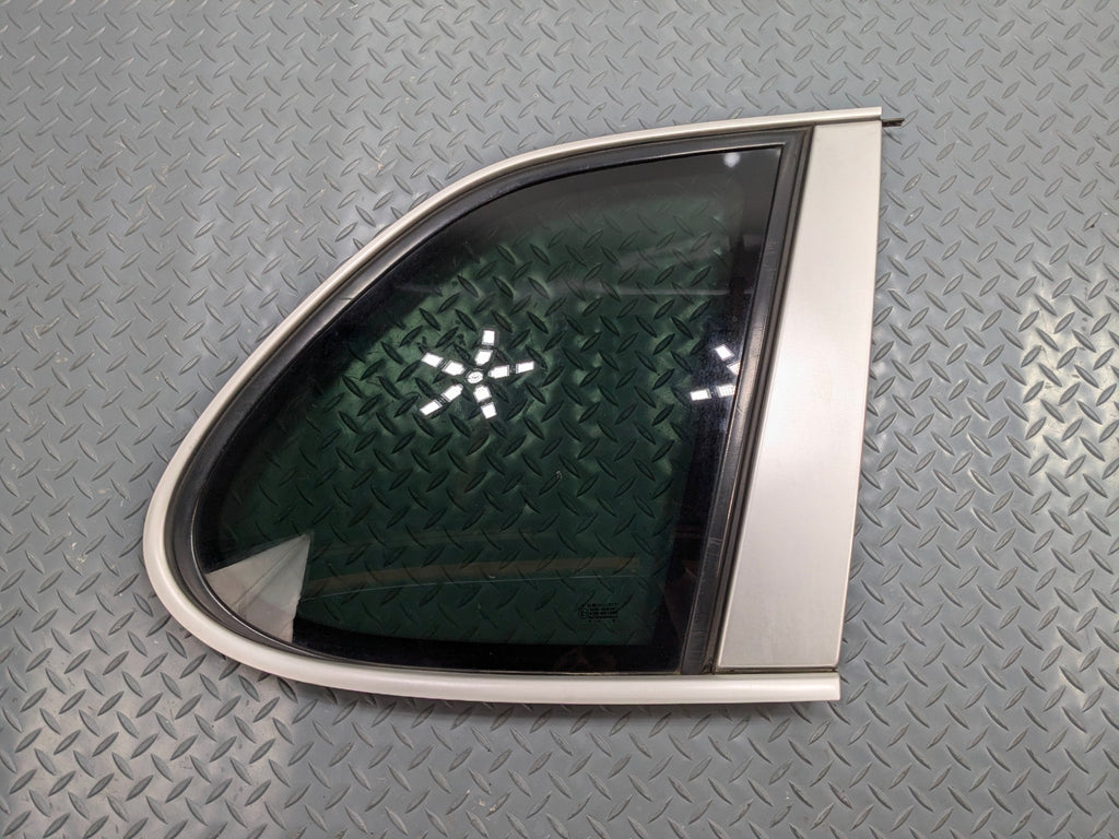 2004 - 2006 OEM PORSCHE CAYENNE V6 REAR RIGHT SIDE QUARTER WINDOW VENT GLASS