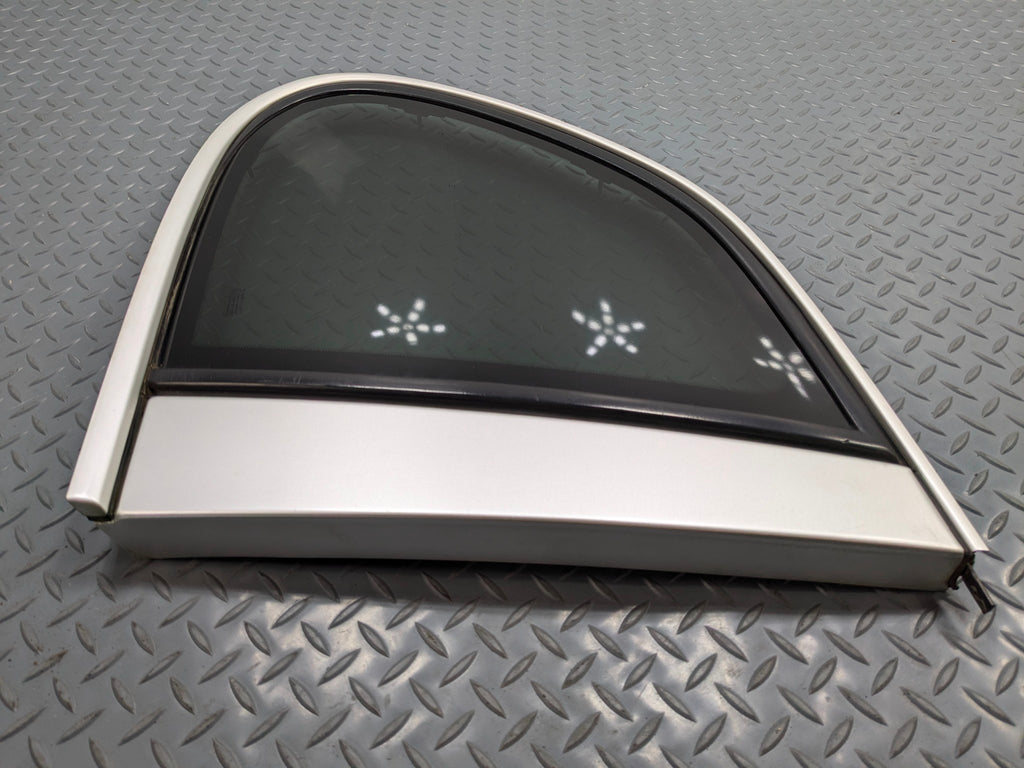2004 - 2006 OEM PORSCHE CAYENNE V6 REAR RIGHT SIDE QUARTER WINDOW VENT GLASS