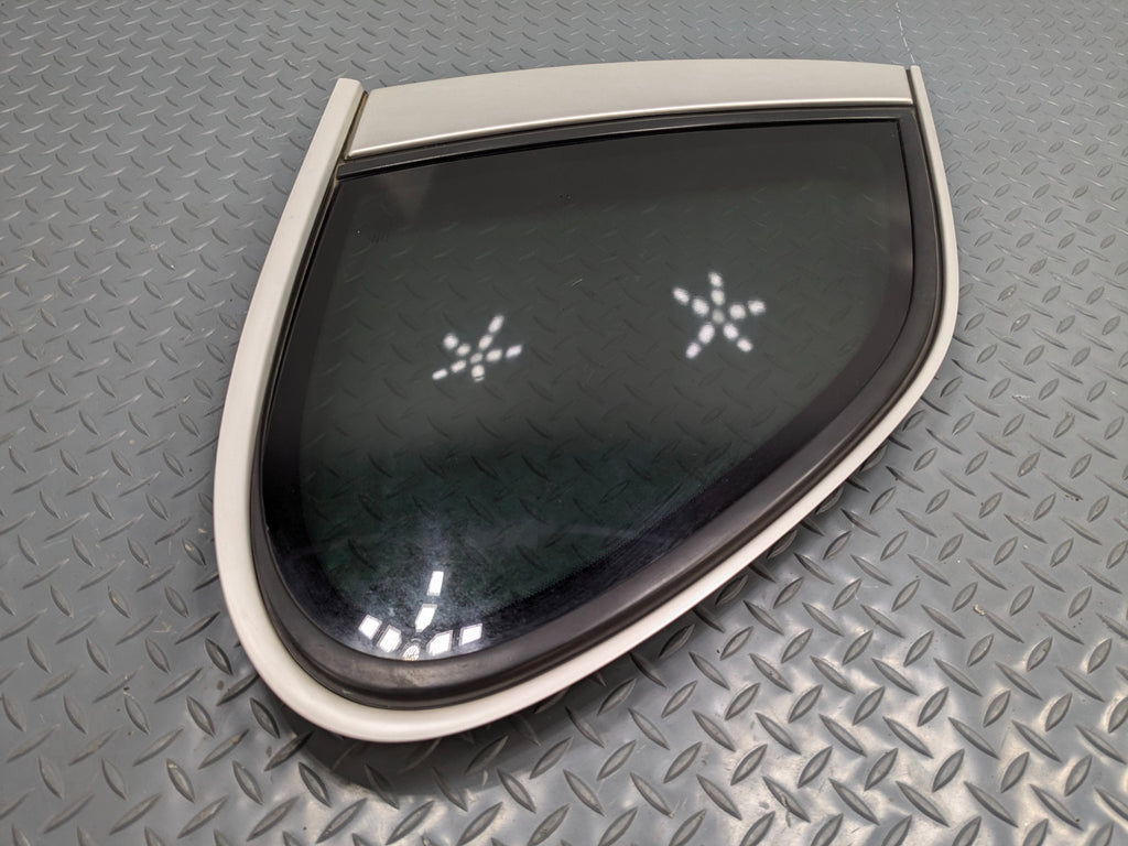 2004 - 2006 OEM PORSCHE CAYENNE V6 REAR LEFT SIDE QUARTER WINDOW VENT GLASS