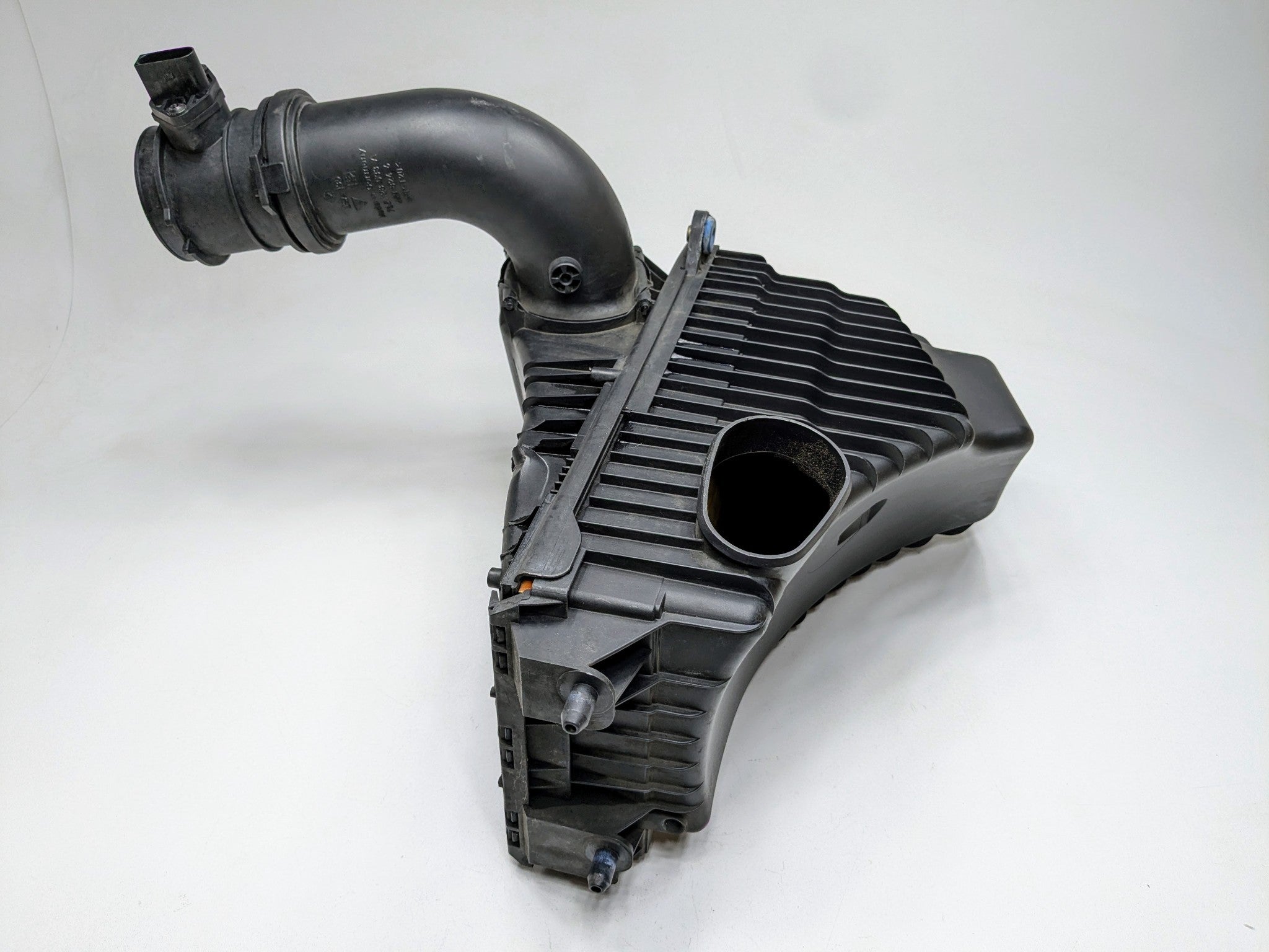 2004 - 2006 OEM PORSCHE CAYENNE V6 3.2 PETROL AIR FILTER BOX HOUSING