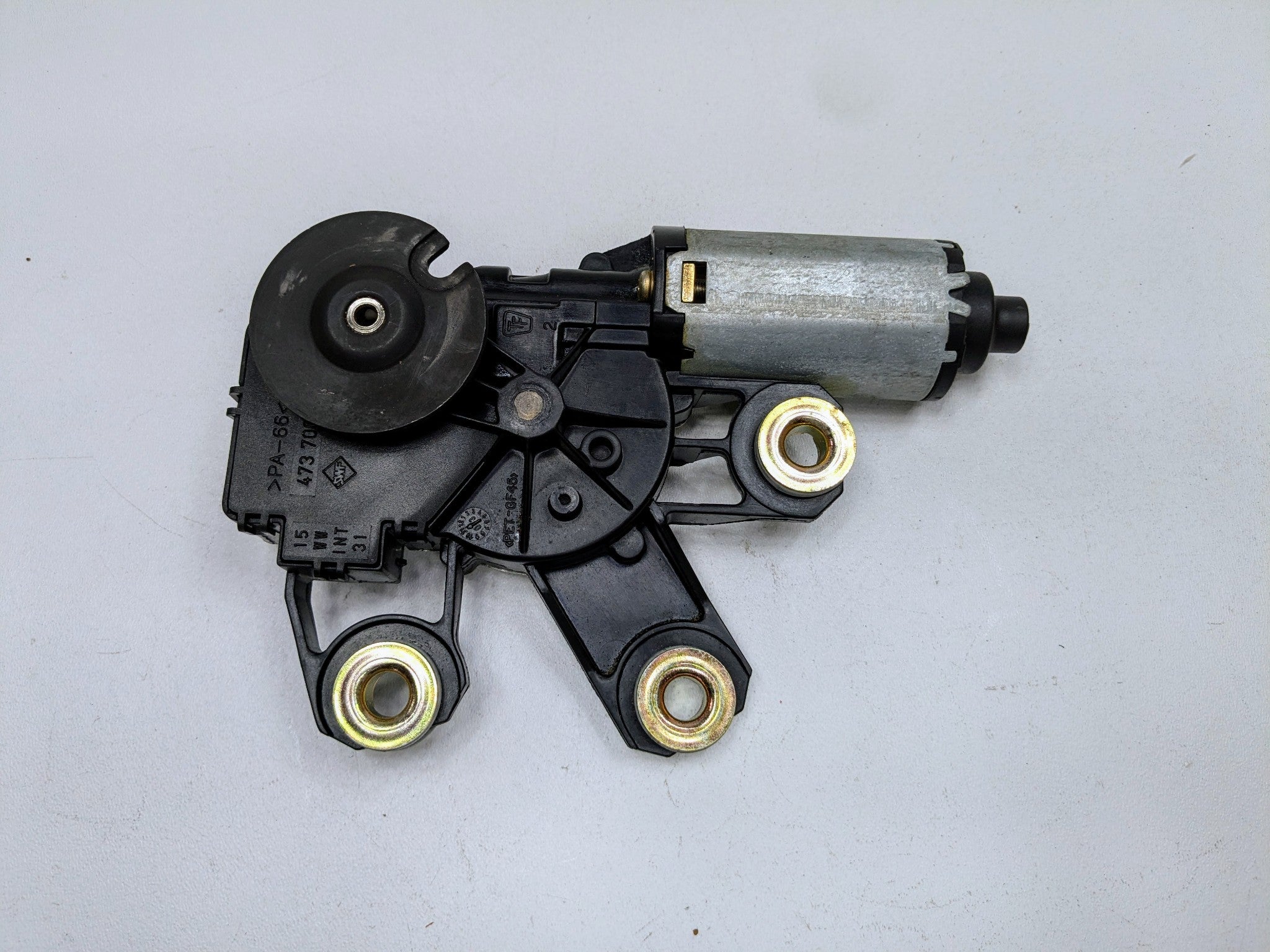 2004 - 2006 OEM PORSCHE CAYENNE V6 REAR GLASS WINDSHIELD WIPER MOTOR