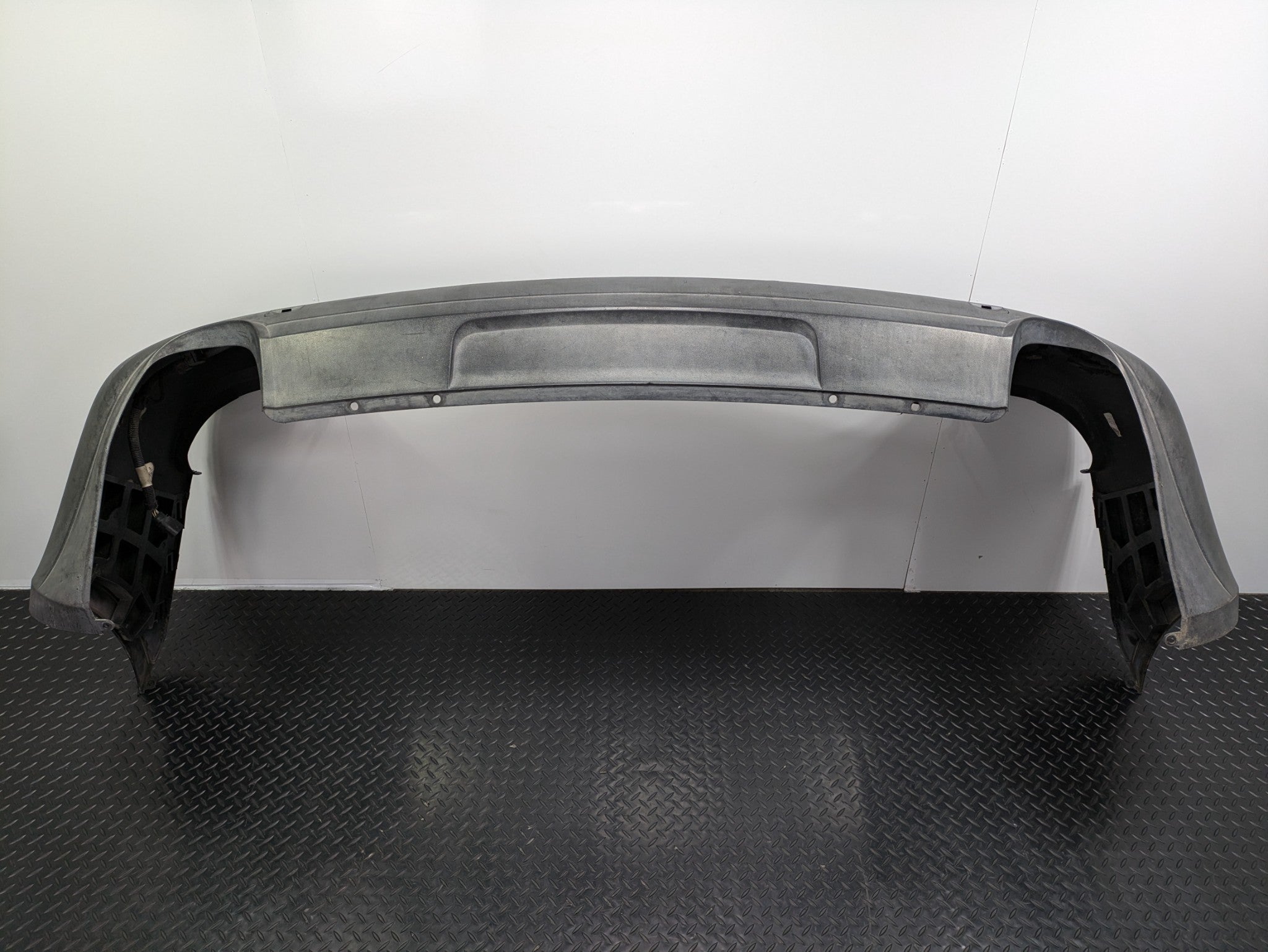 2004 - 2006 OEM PORSCHE CAYENNE V6 REAR BUMPER COVER PANEL ASSEMBLY BLACK