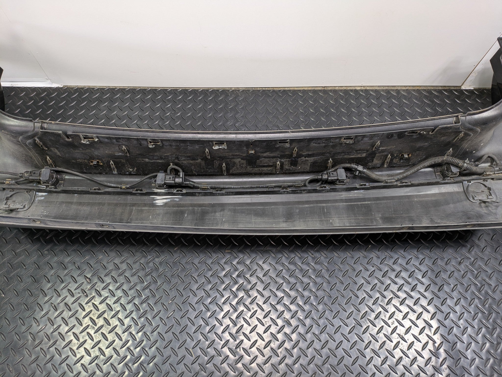 2004 - 2006 OEM PORSCHE CAYENNE V6 REAR BUMPER COVER PANEL ASSEMBLY BLACK