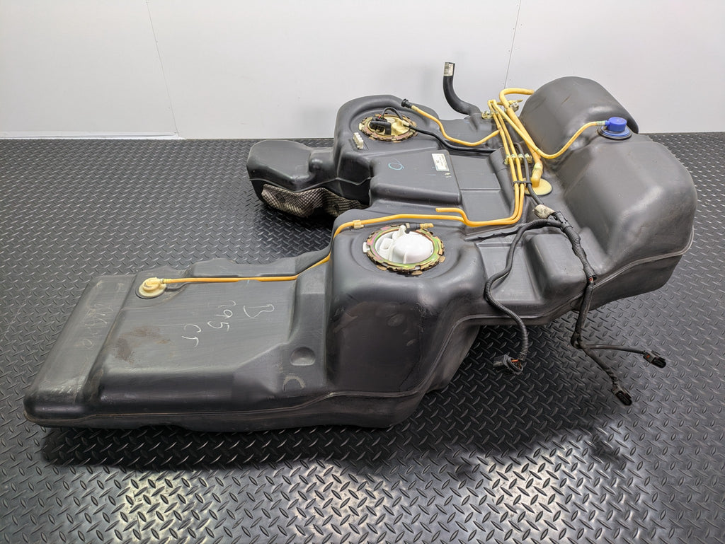 2004 - 2006 OEM PORSCHE CAYENNE V6 FUEL GAS TANK RESERVOIR ASSEMBLY