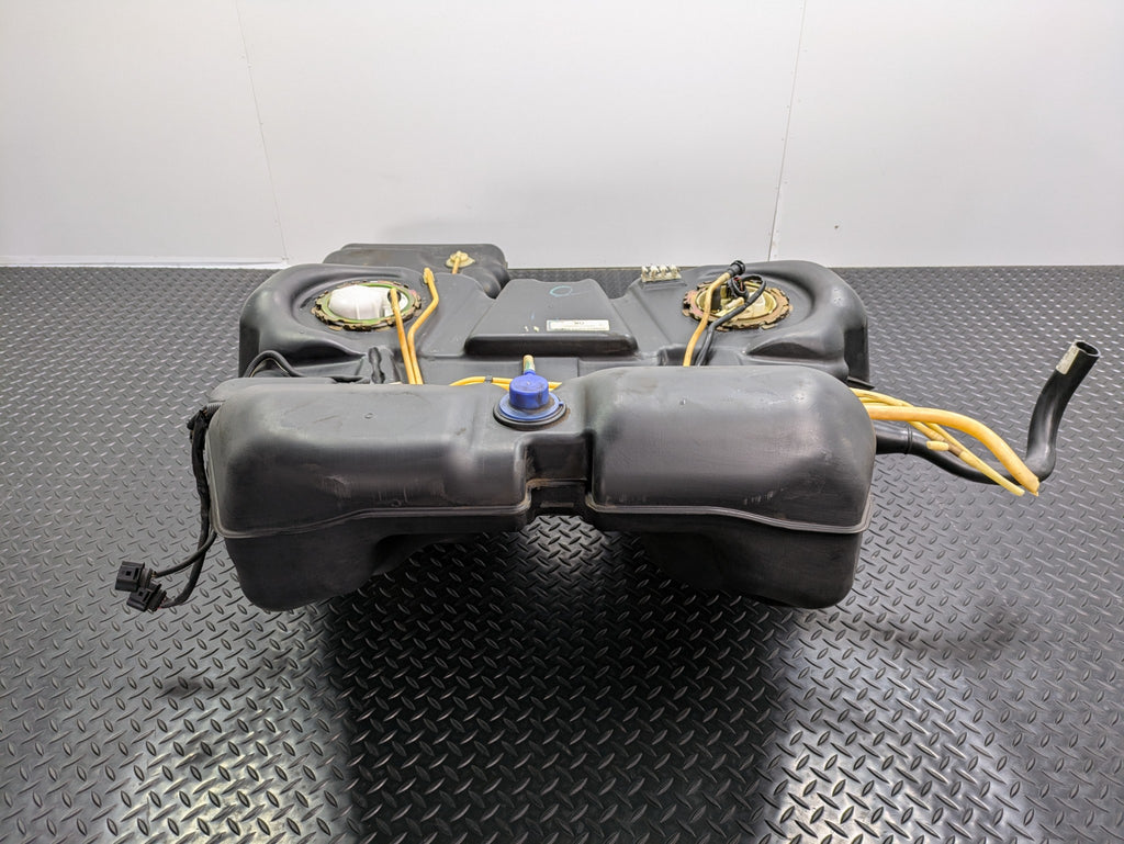 2004 - 2006 OEM PORSCHE CAYENNE V6 FUEL GAS TANK RESERVOIR ASSEMBLY