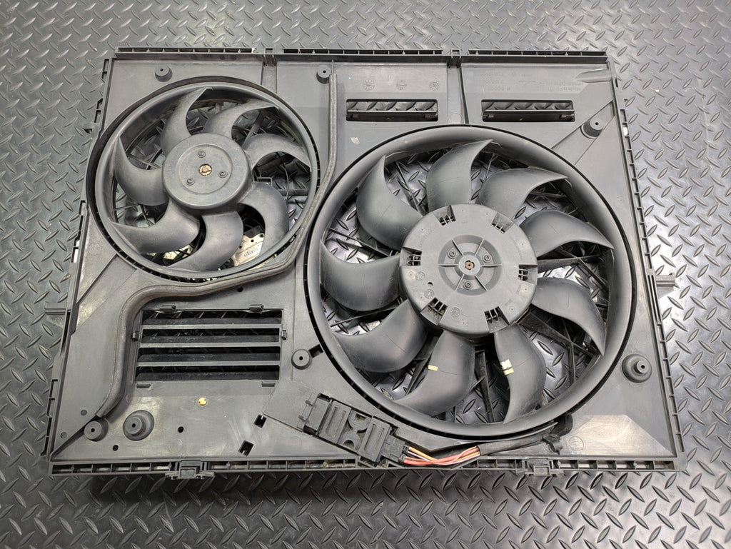 2004 - 2006 OEM PORSCHE CAYENNE V6 ENGINE MOTOR RADIATOR COOLING FAN WITH SHROUD