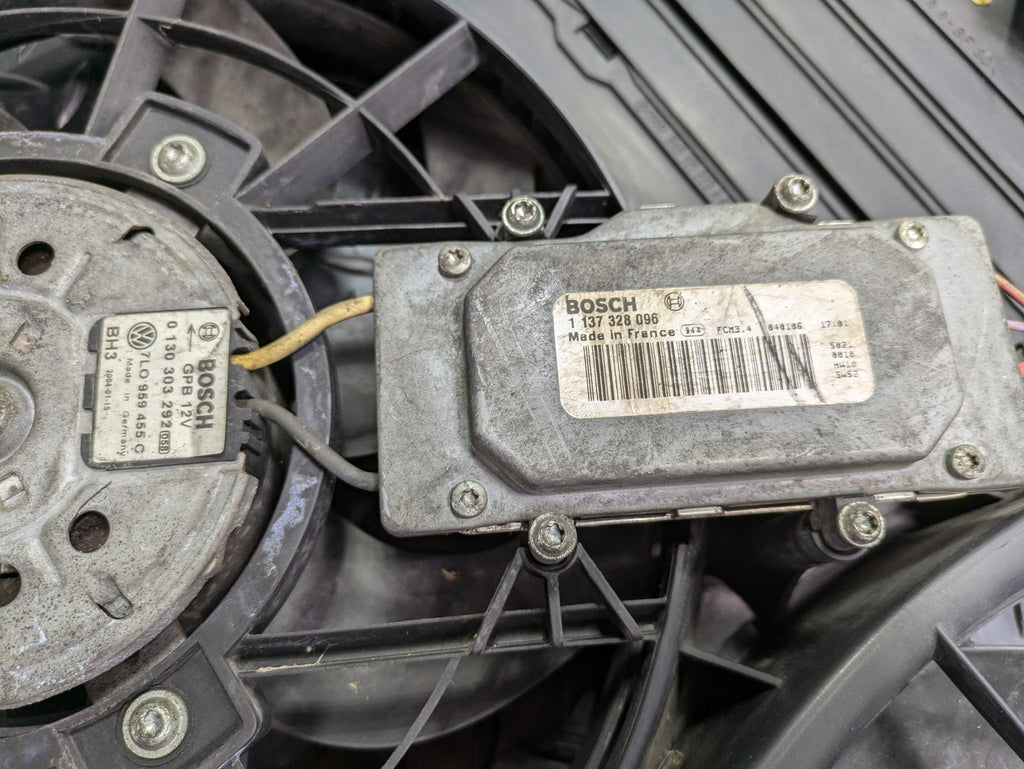 2004 - 2006 OEM PORSCHE CAYENNE V6 ENGINE MOTOR RADIATOR COOLING FAN WITH SHROUD