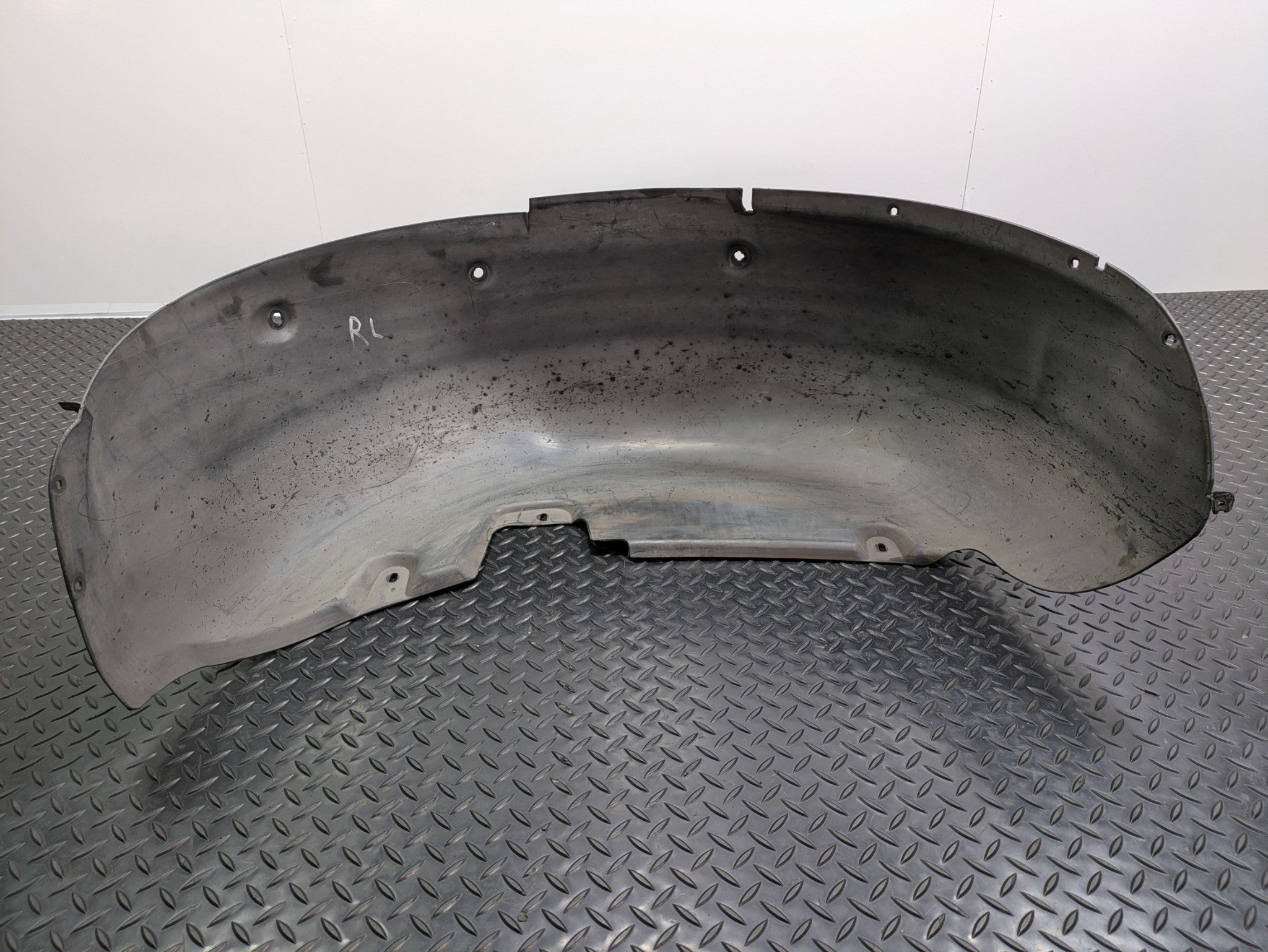 04 - 06 OEM PORSCHE CAYENNE V6 REAR LEFT DRIVER SIDE FENDER LINER SPLASH SHIELD
