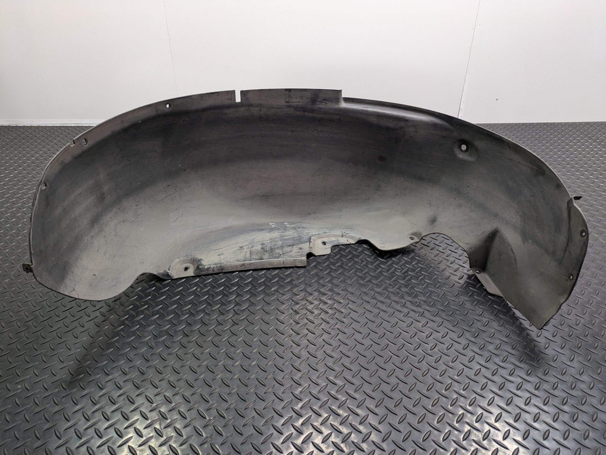 04 - 06 OEM PORSCHE CAYENNE V6 REAR RIGHT PASSENGER FENDER LINER SPLASH SHIELD