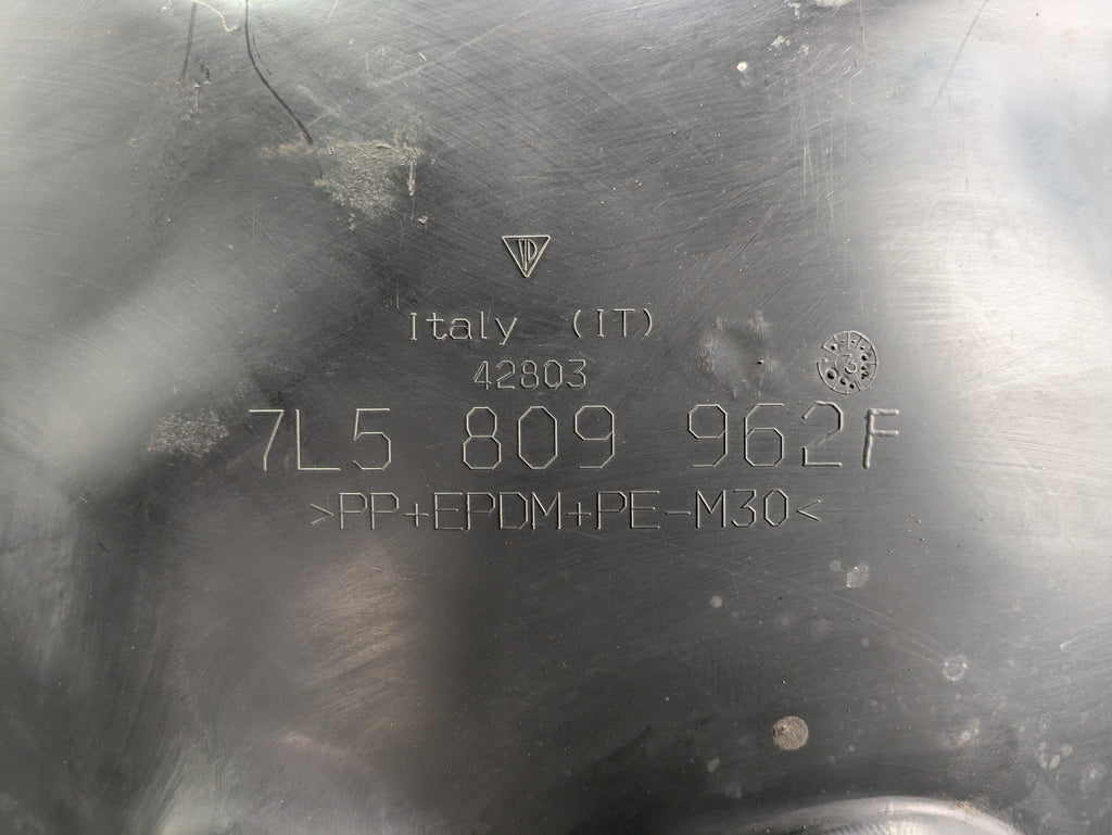 2004 - 2006 OEM PORSCHE CAYENNE V6 FRONT RIGHT INNER SPLASH SHIELD FENDER LINER