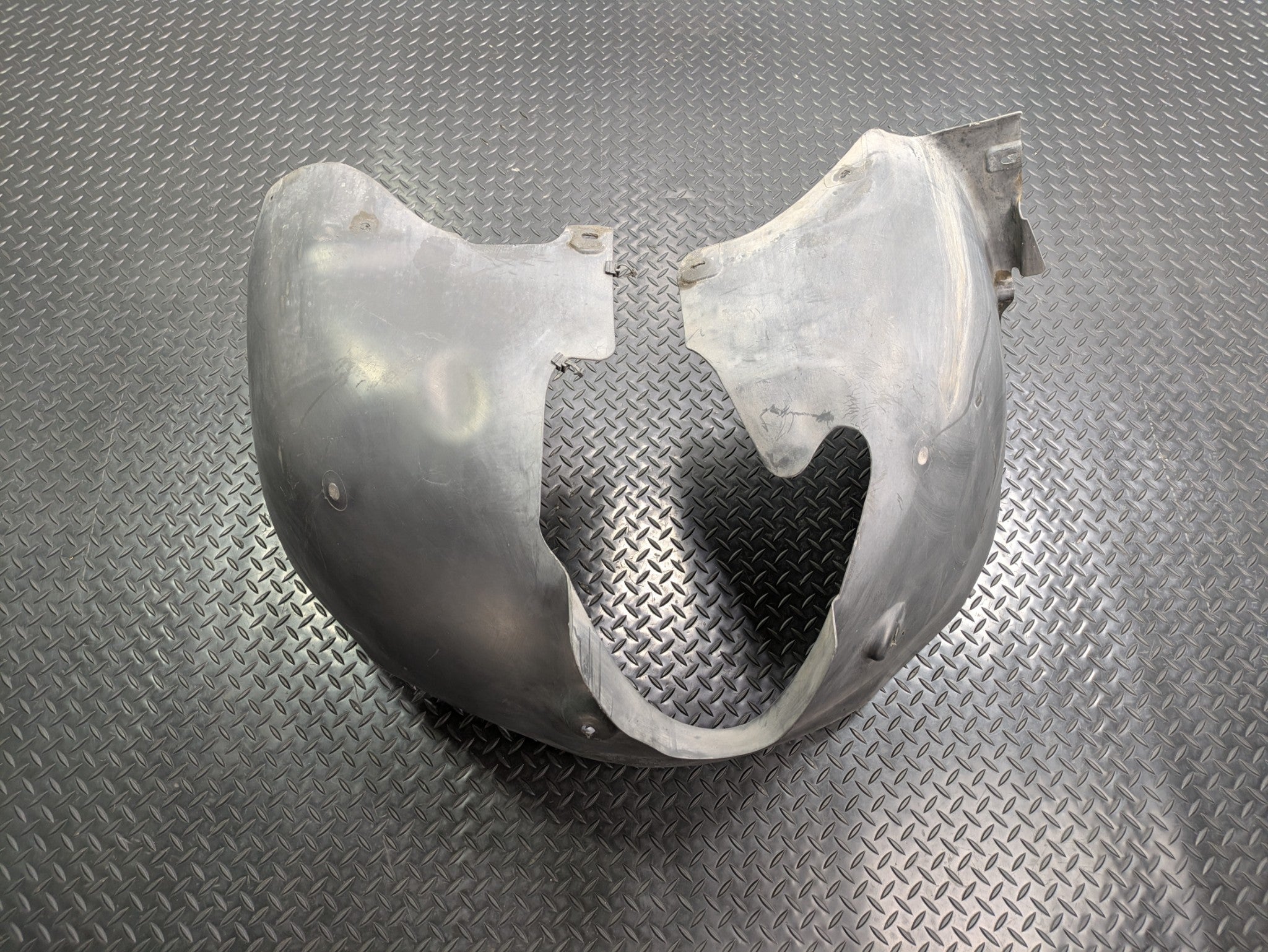 2004 - 2006 OEM PORSCHE CAYENNE V6 FRONT LEFT INNER SPLASH SHIELD FENDER LINER