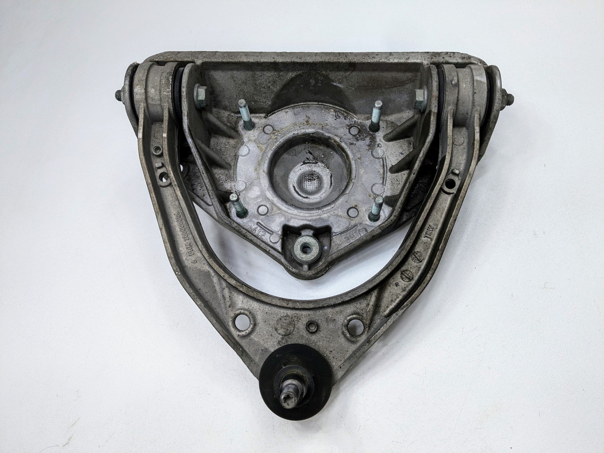04 - 06 OEM PORSCHE CAYENNE V6 FRONT RIGHT SIDE UPPER CONTROL ARM WITH BRACKET