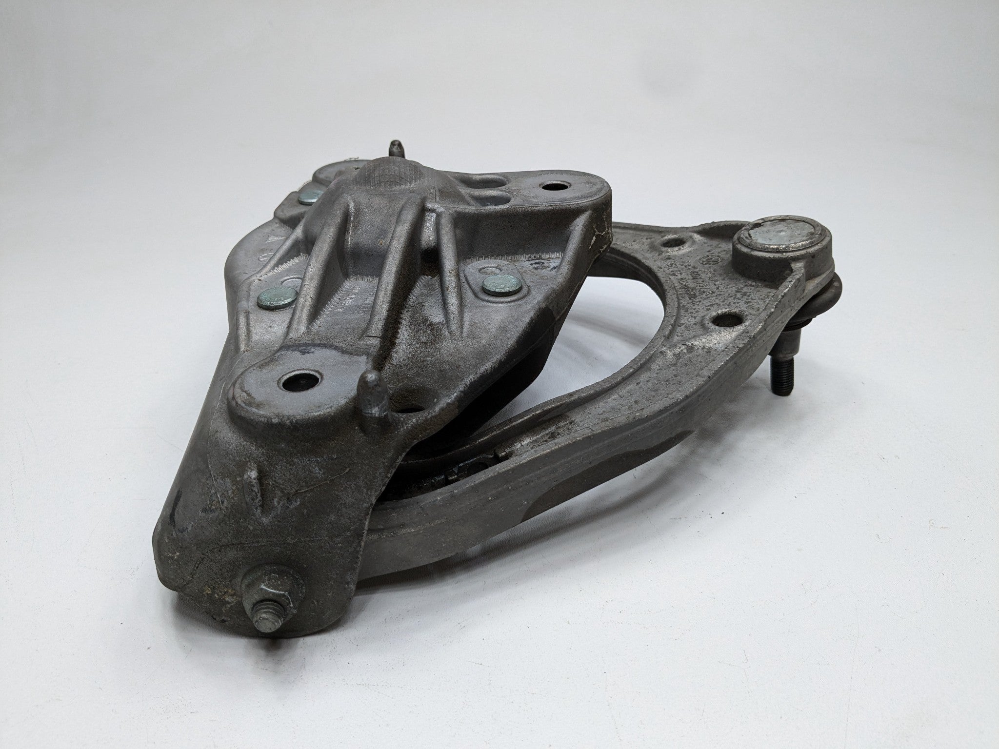 04 - 06 OEM PORSCHE CAYENNE V6 FRONT RIGHT SIDE UPPER CONTROL ARM WITH BRACKET