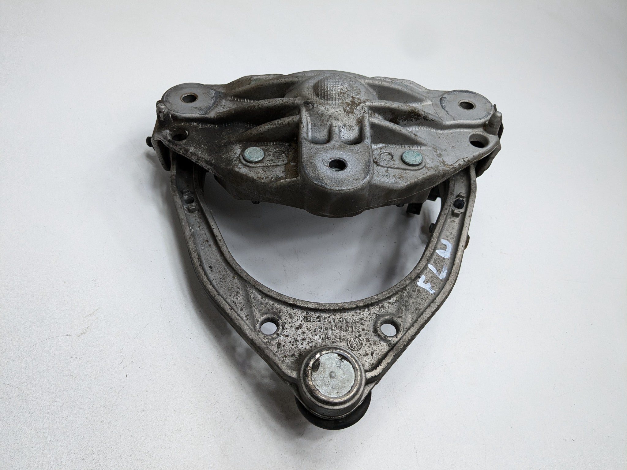 04 - 06 OEM PORSCHE CAYENNE V6 FRONT LEFT SIDE UPPER CONTROL ARM WITH BRACKET