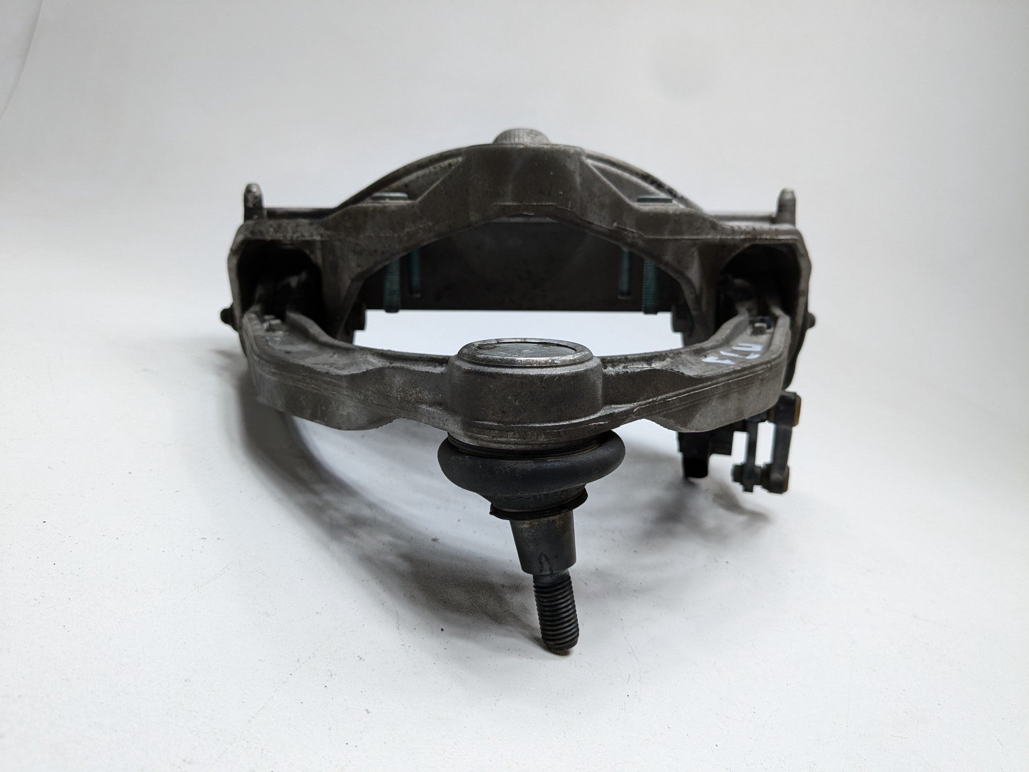 04 - 06 OEM PORSCHE CAYENNE V6 FRONT LEFT SIDE UPPER CONTROL ARM WITH BRACKET