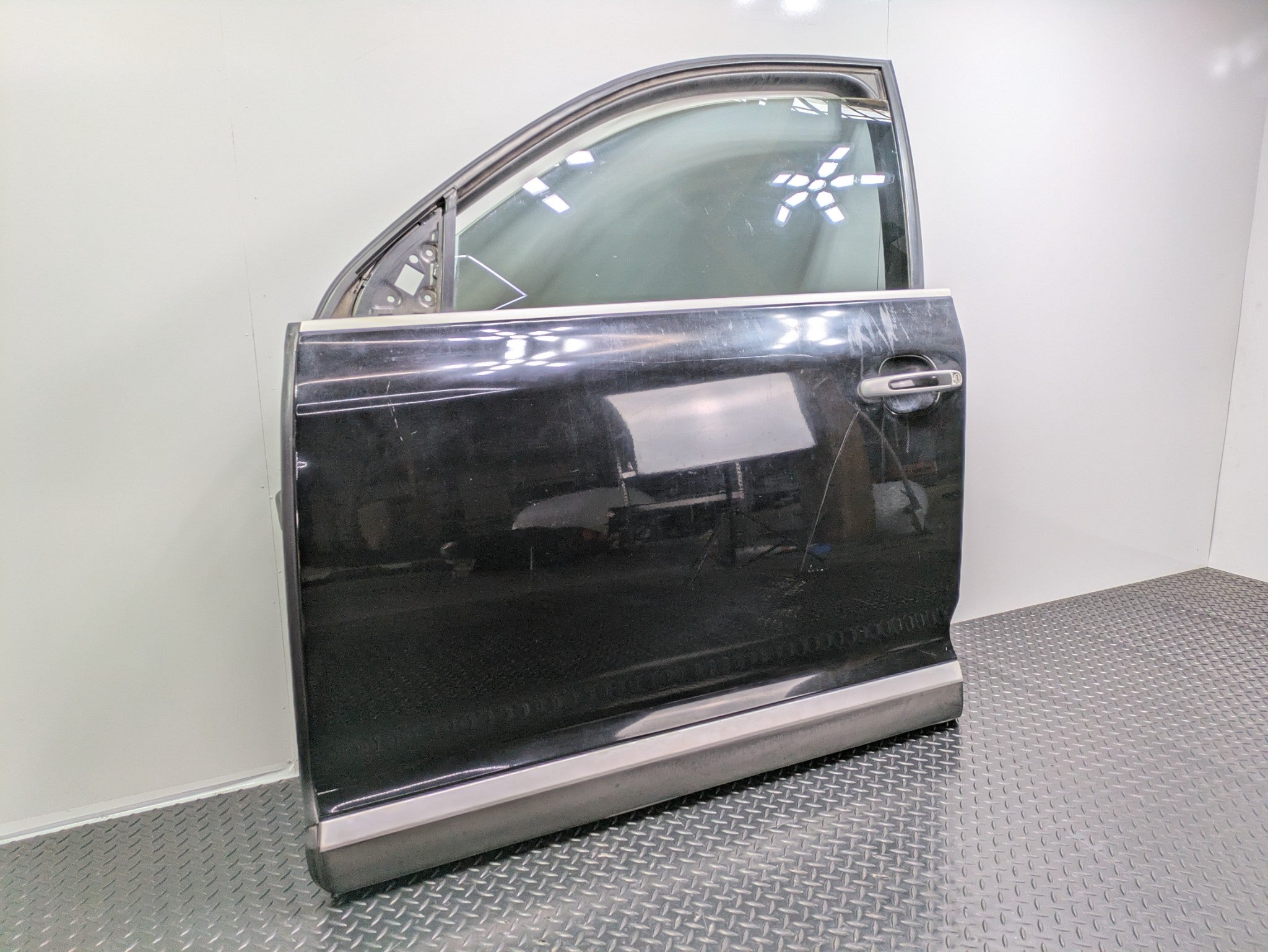 2004 - 2006 OEM PORSCHE CAYENNE V6 FRONT LEFT DRIVER SIDE DOOR SHELL PANEL