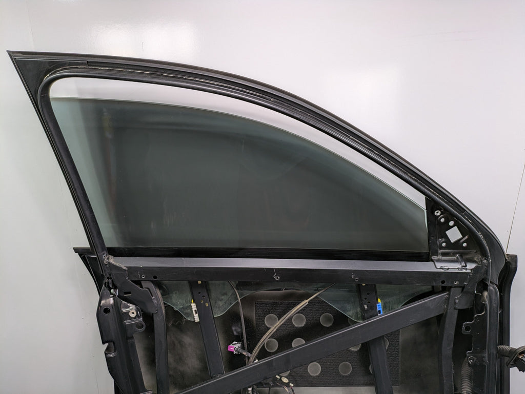 2004 - 2006 OEM PORSCHE CAYENNE V6 FRONT LEFT DRIVER SIDE DOOR SHELL PANEL