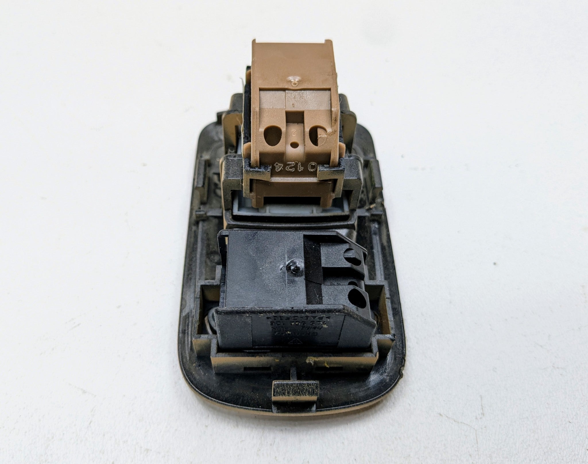 2004 - 2006 OEM PORSCHE CAYENNE V6 REAR LEFT SIDE DOOR WINDOW REGULATOR SWITCH