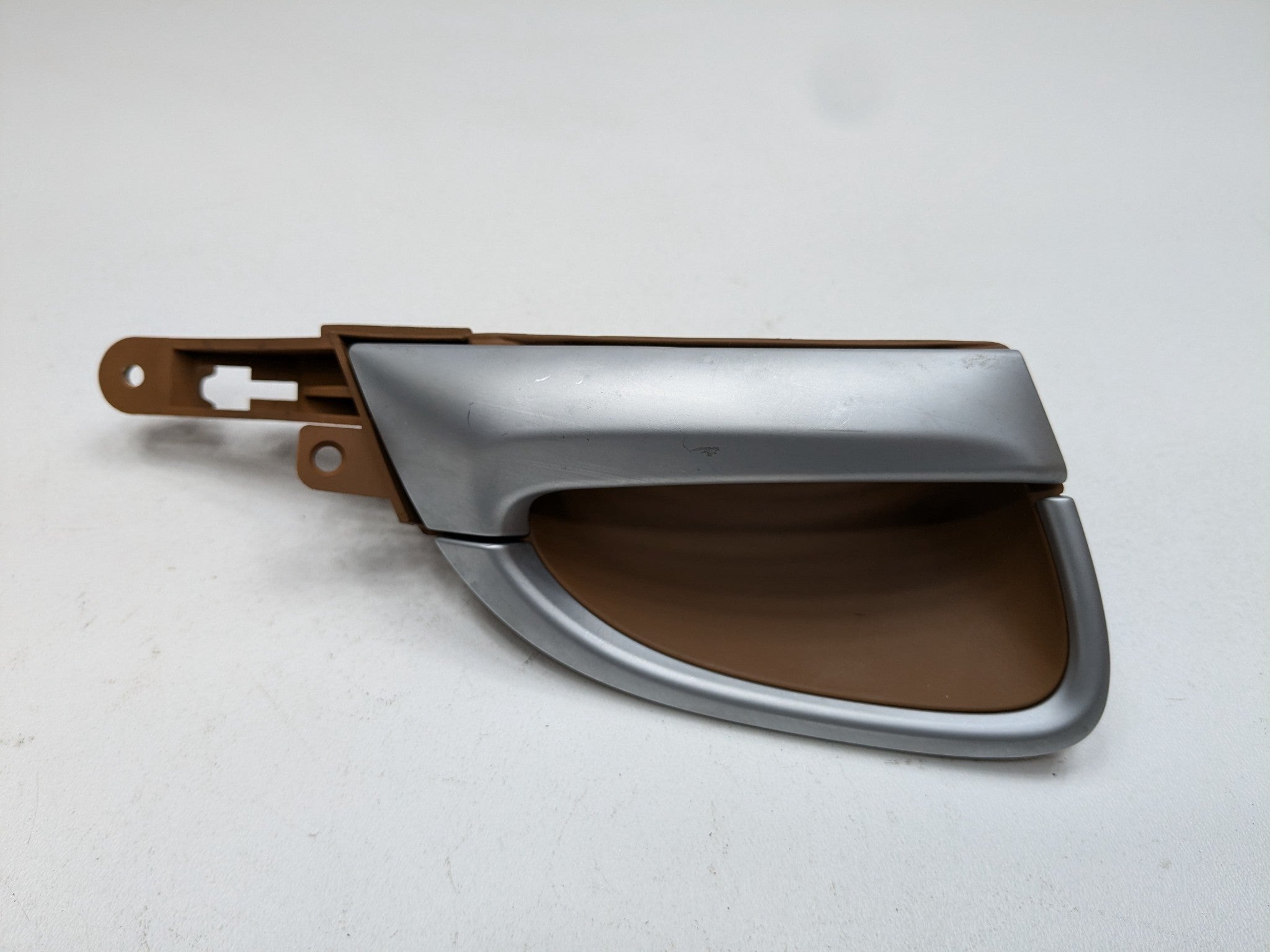04 - 06 OEM PORSCHE CAYENNE V6 REAR RIGHT PASSENGER SIDE INTERIOR DOOR HANDLE