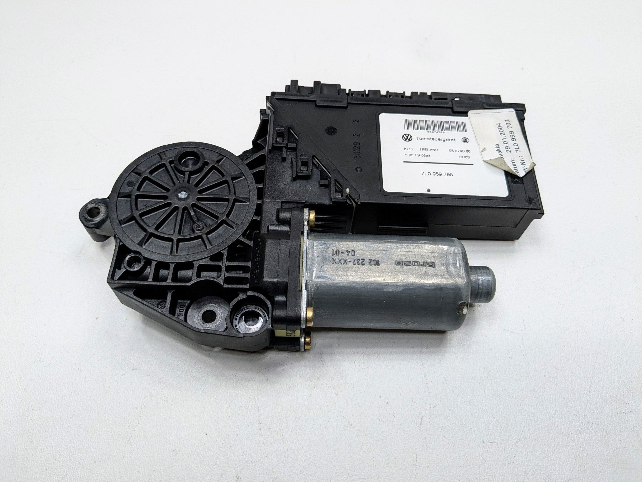 2004 - 2006 OEM PORSCHE CAYENNE V6 REAR LEFT SIDE DOOR WINDOW REGULATOR MOTOR