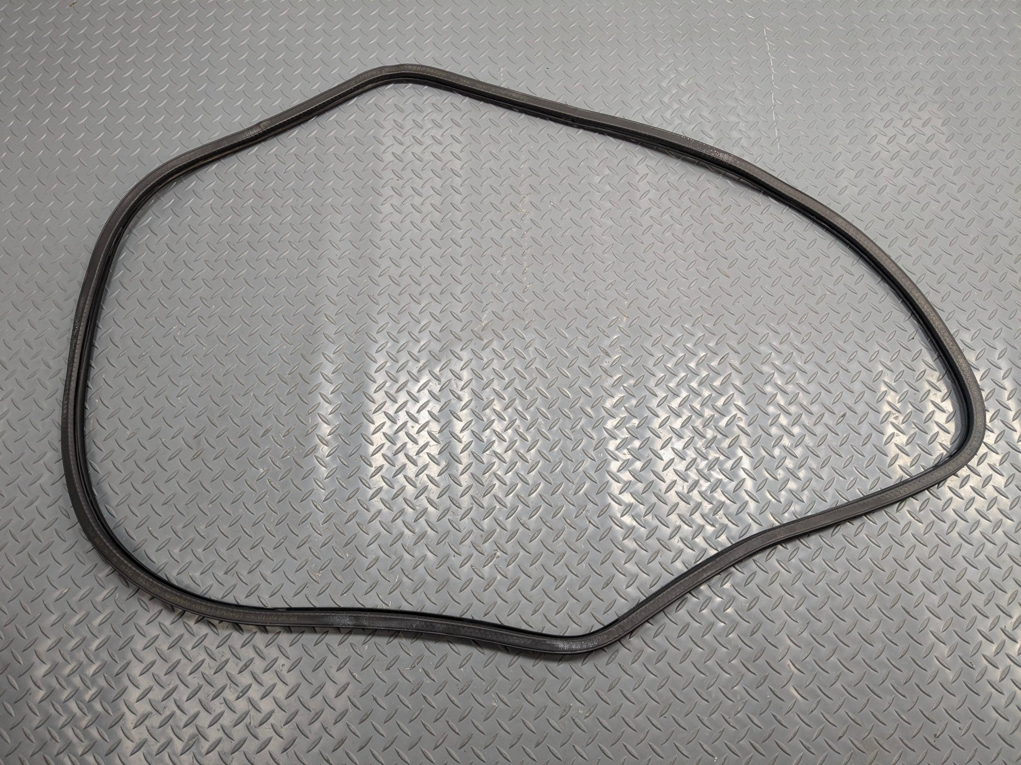 2004 - 2006 OEM PORSCHE CAYENNE V6 REAR RIGHT SIDE DOOR SEAL WEATHERSTRIP RUBBER