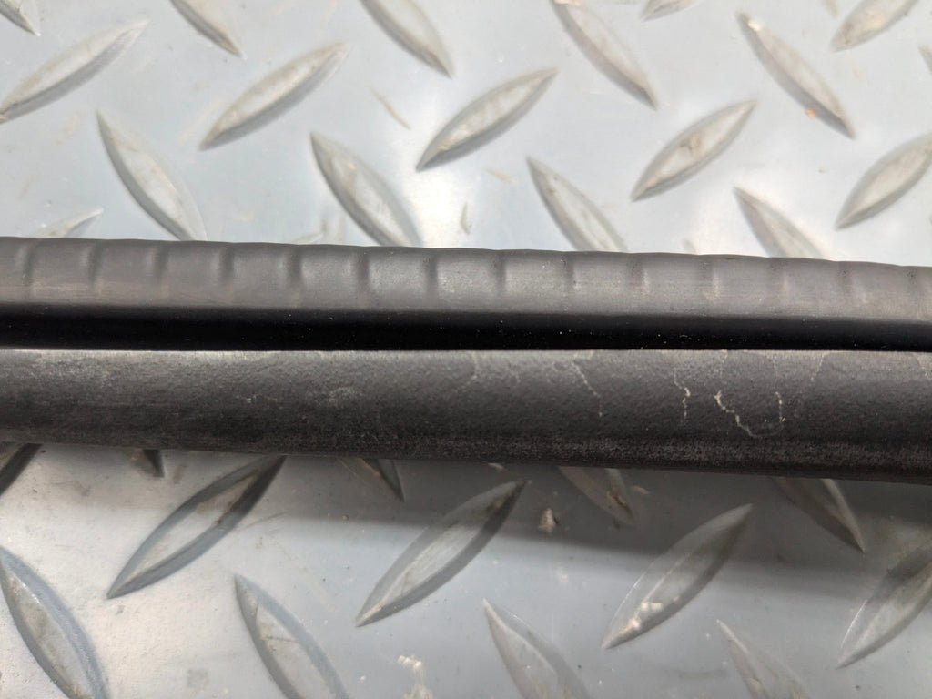 2004 - 2006 OEM PORSCHE CAYENNE V6 REAR RIGHT SIDE DOOR SEAL WEATHERSTRIP RUBBER