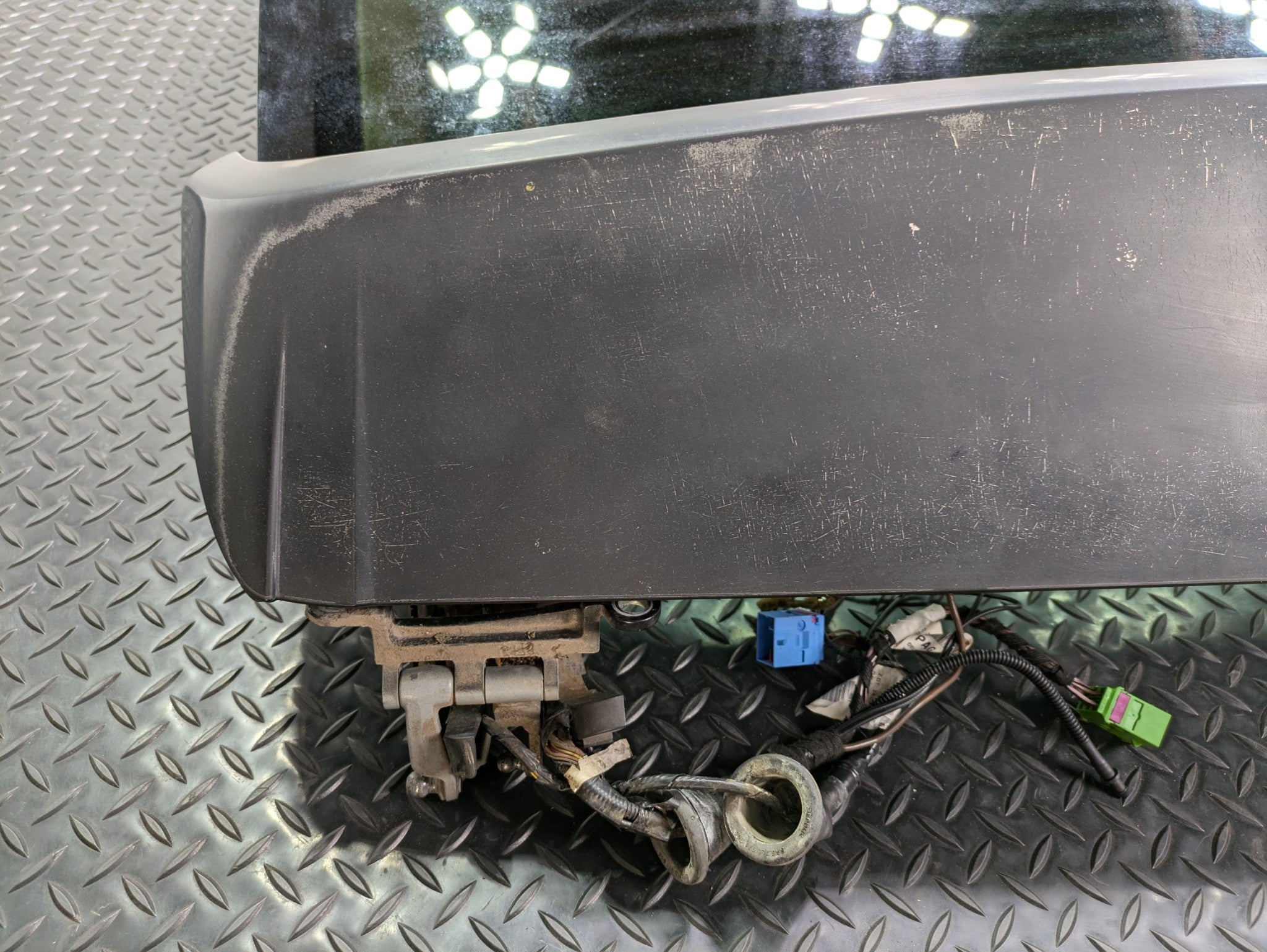 04 - 06 OEM PORSCHE CAYENNE V6 REAR TRUNK TAILGATE HATCH SHELL PANEL ASSEMBLY
