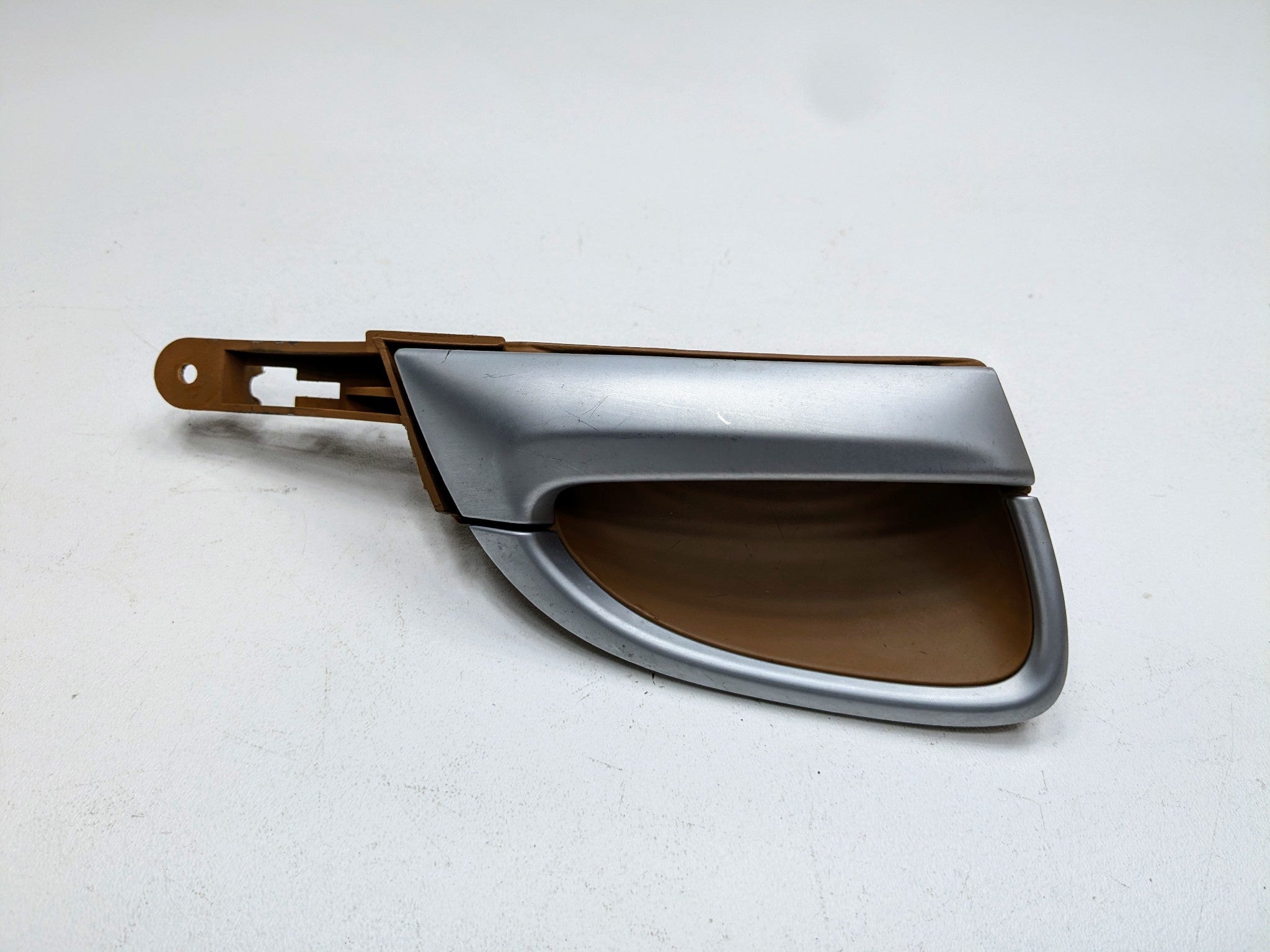 04 - 06 OEM PORSCHE CAYENNE V6 FRONT RIGHT PASSENGER SIDE INTERIOR DOOR HANDLE