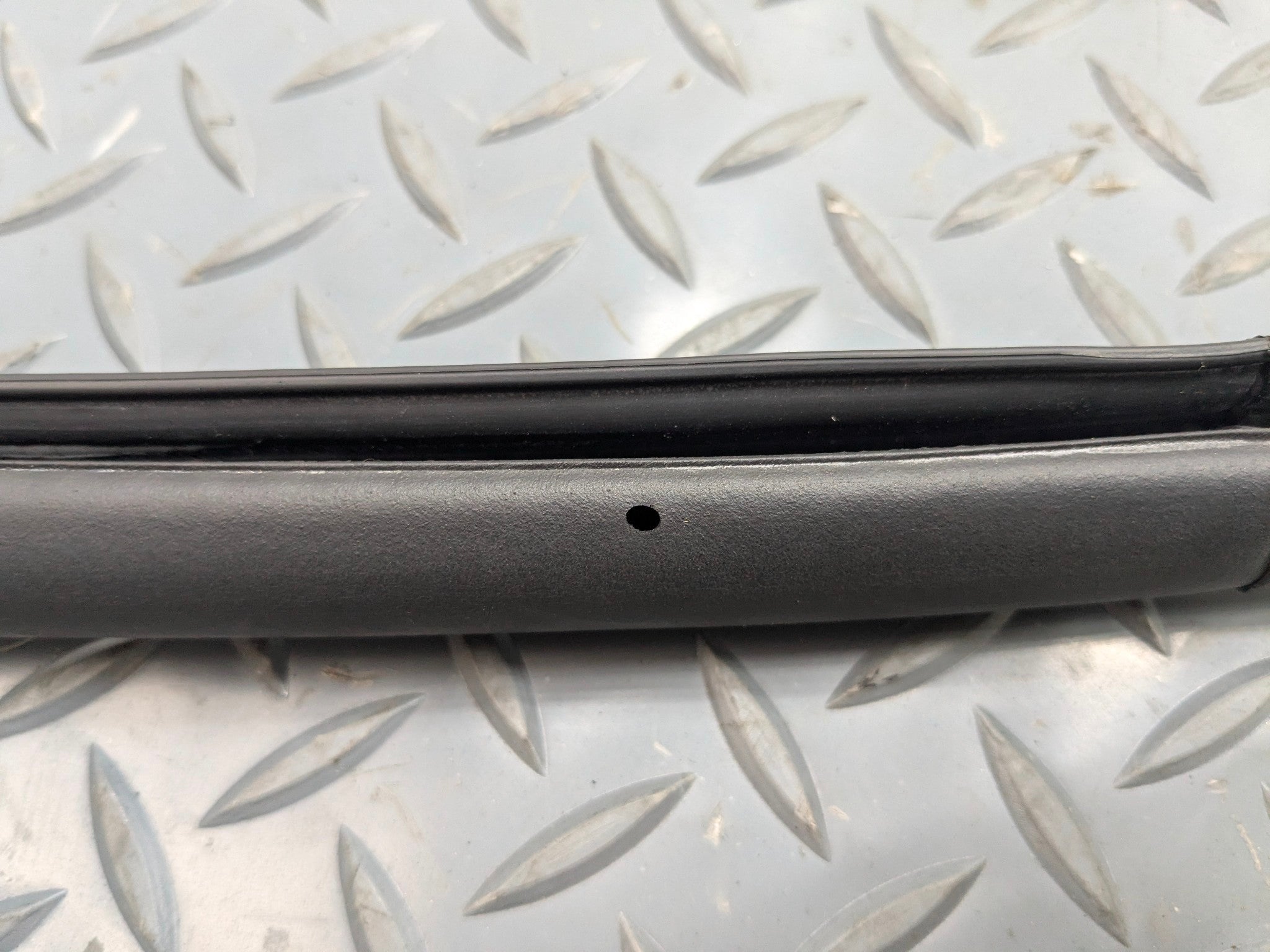 2004 - 2006 OEM PORSCHE CAYENNE V6 REAR LEFT SIDE DOOR SEAL WEATHERSTRIP RUBBER